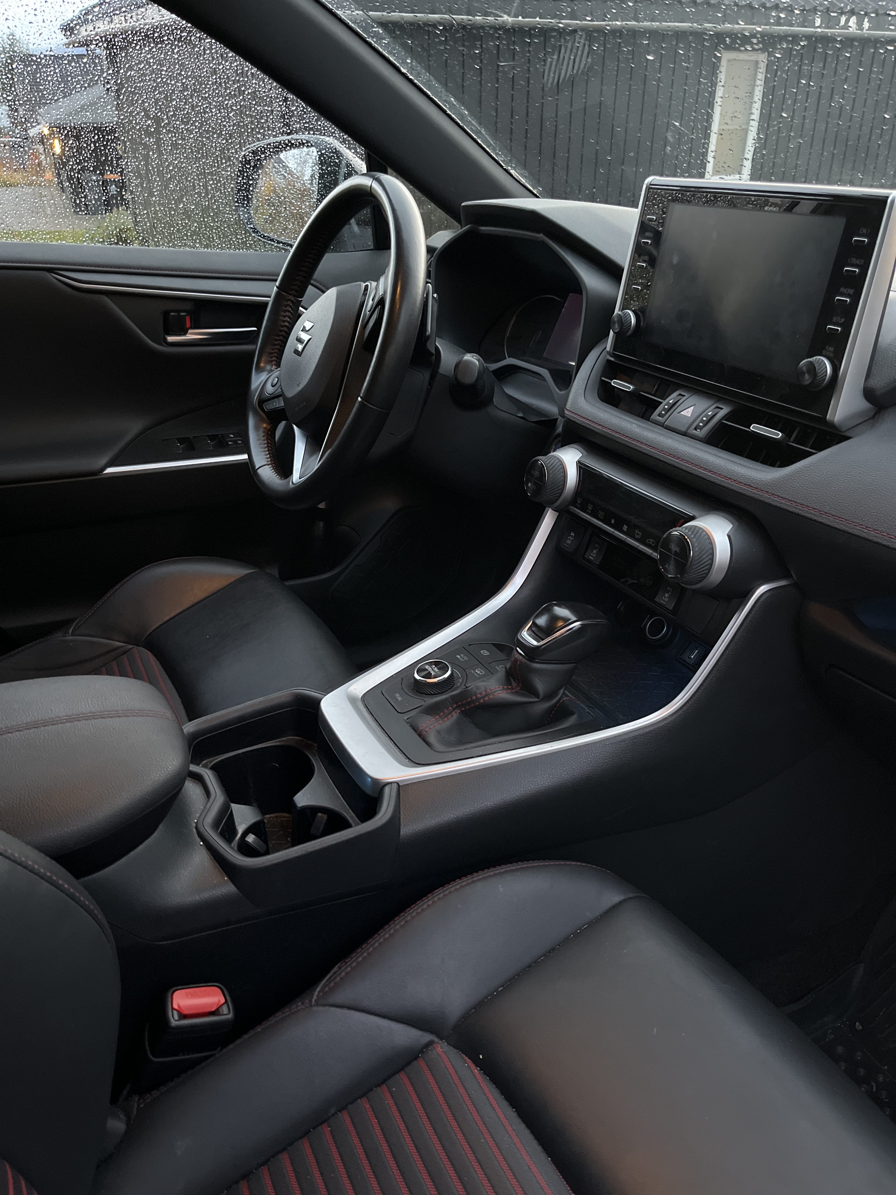 Suzuki Across Plug-in Hybrid met Cruise control