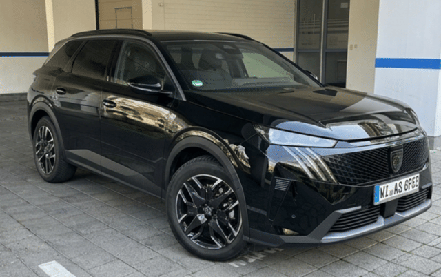 Peugeot 5008 mit Rückfahrkamera