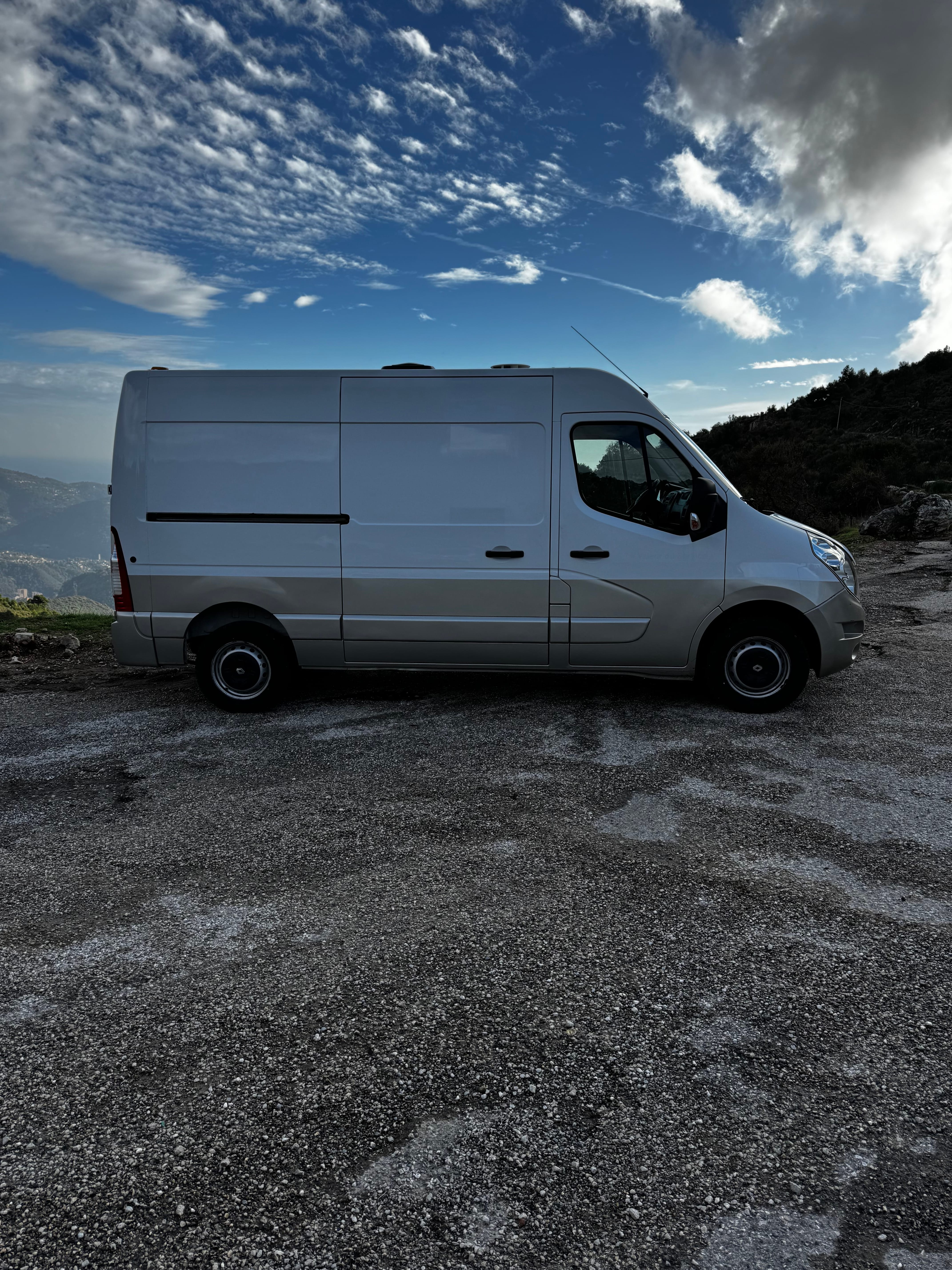 Renault Master with Air conditioning