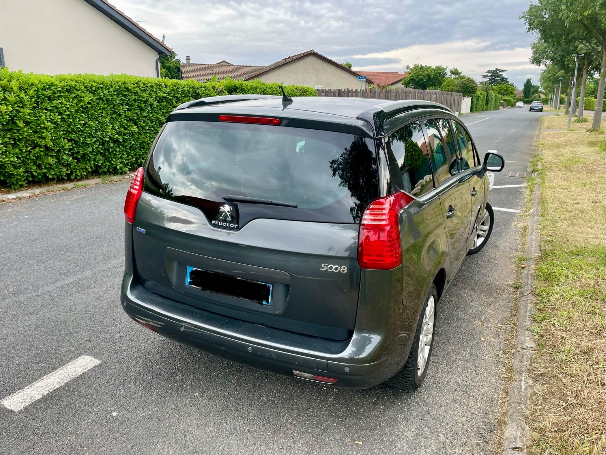 Peugeot 5008 2.0 hdi avec GPS