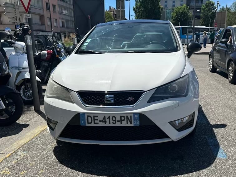 Seat Ibiza SC avec Port USB