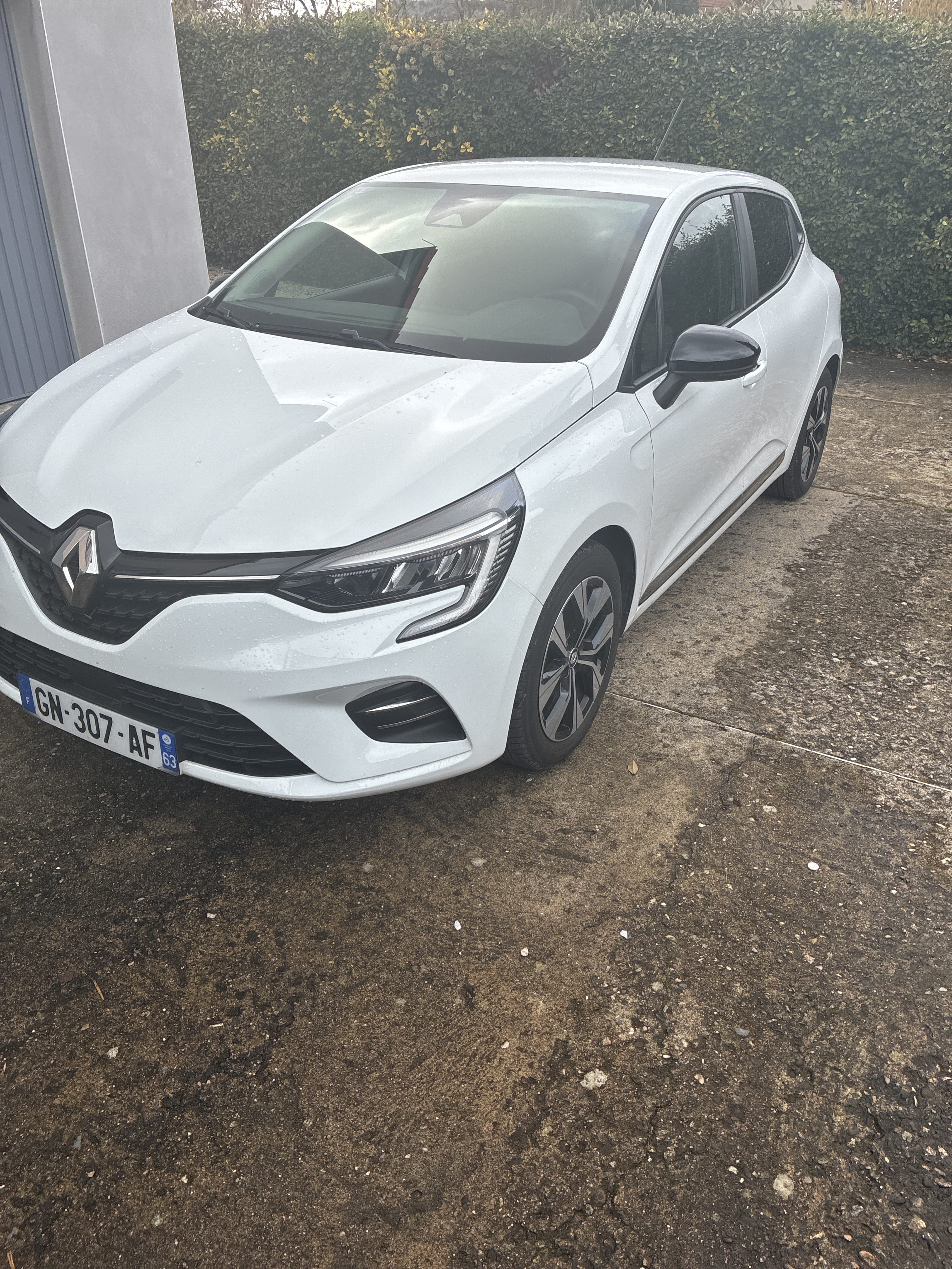 Renault Clio E-tech HYBRID, 2023, Essence 95 / Électrique (hybride), automatique