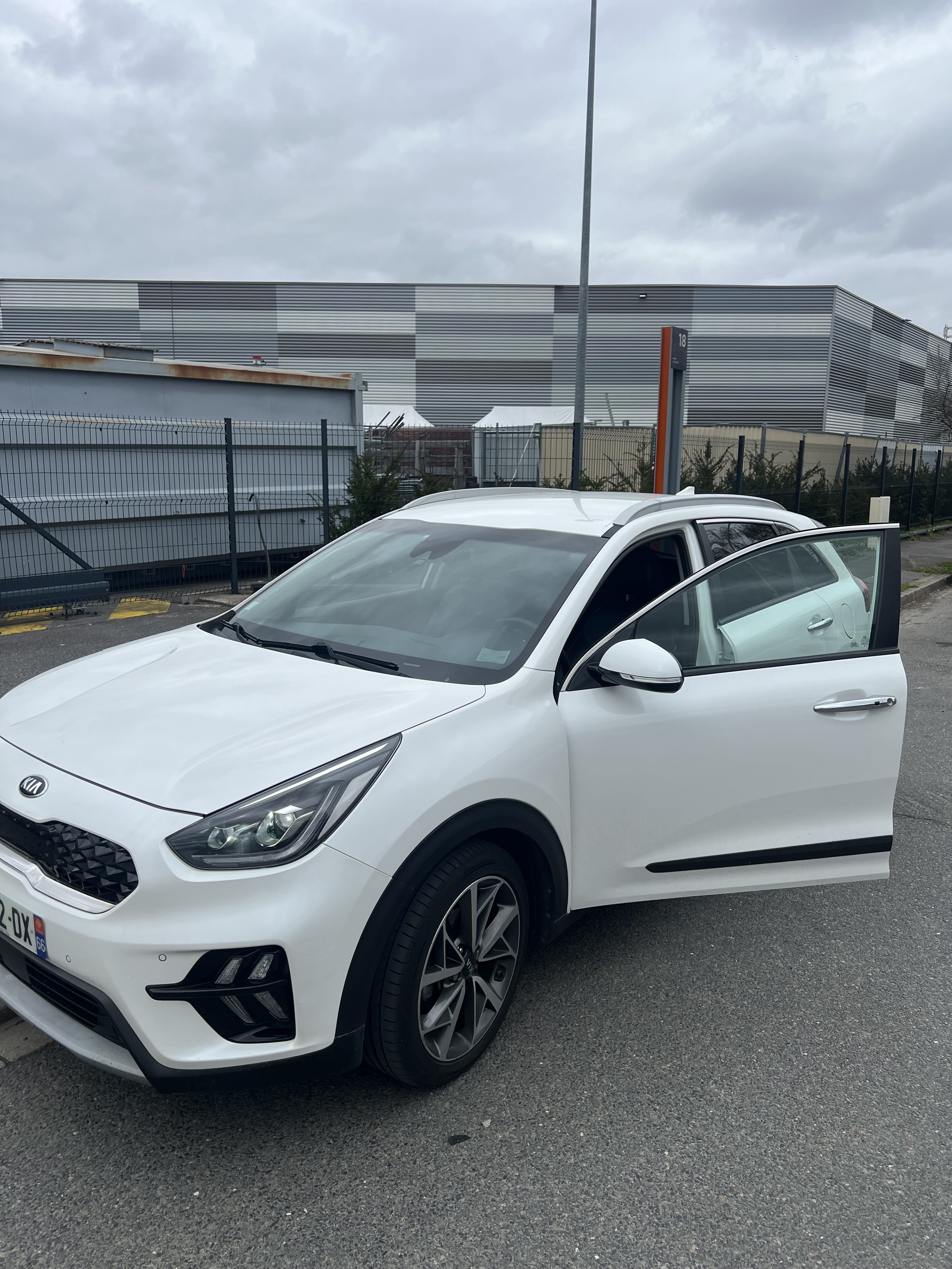 Kia Niro Hybride, 2021, Essence 95 / Électrique (hybride), automatique
