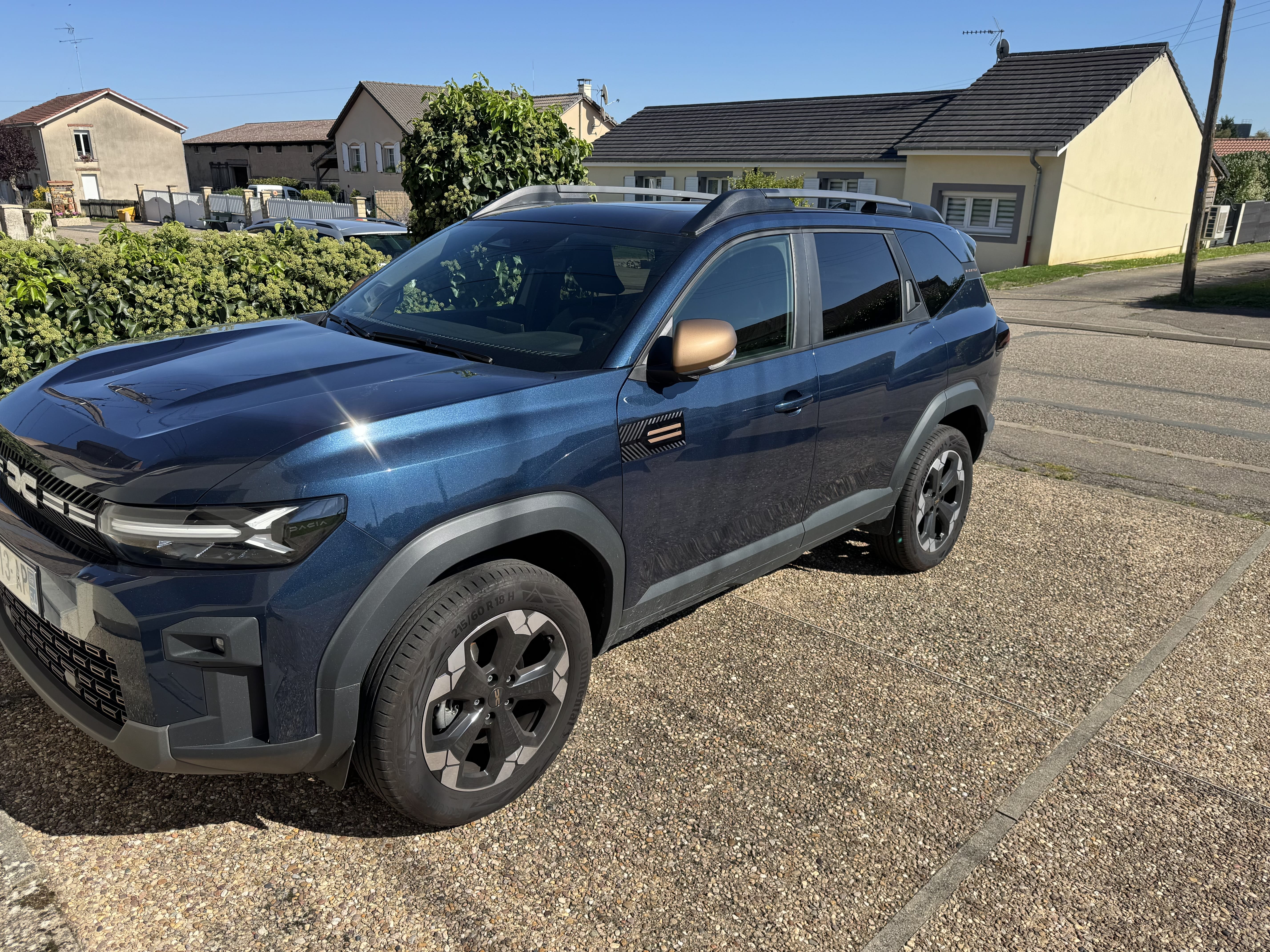 Dacia Bigster, 2025, Essence 95 / Électrique (hybride)