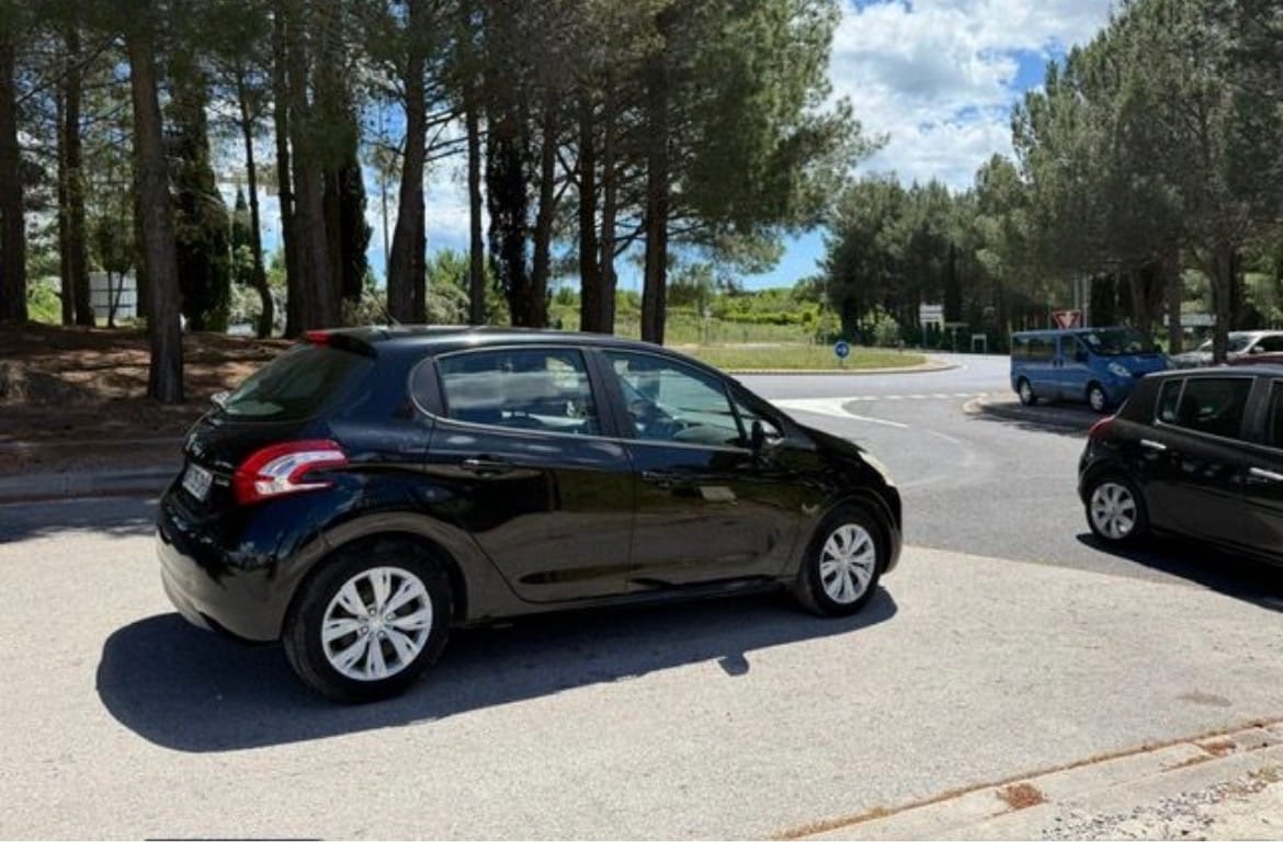 Peugeot 208 avec Régulateur de vitesse