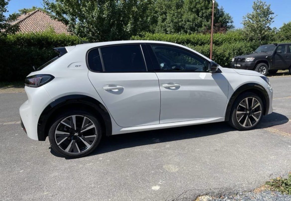 Peugeot 208 Pack GT avec GPS
