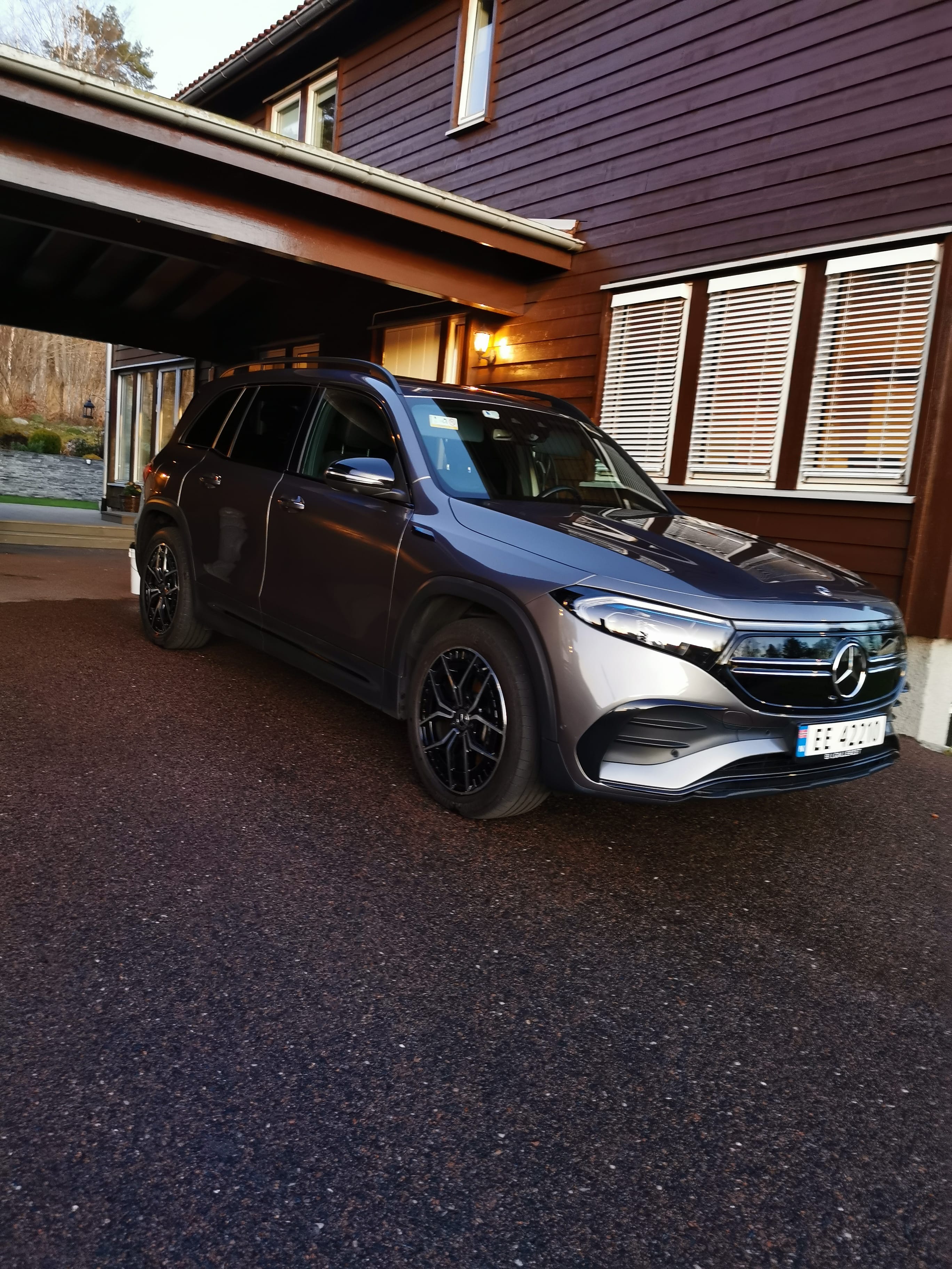 Mercedes-Benz EQB, 2022, Elektrisk, automatisk, 7 seter