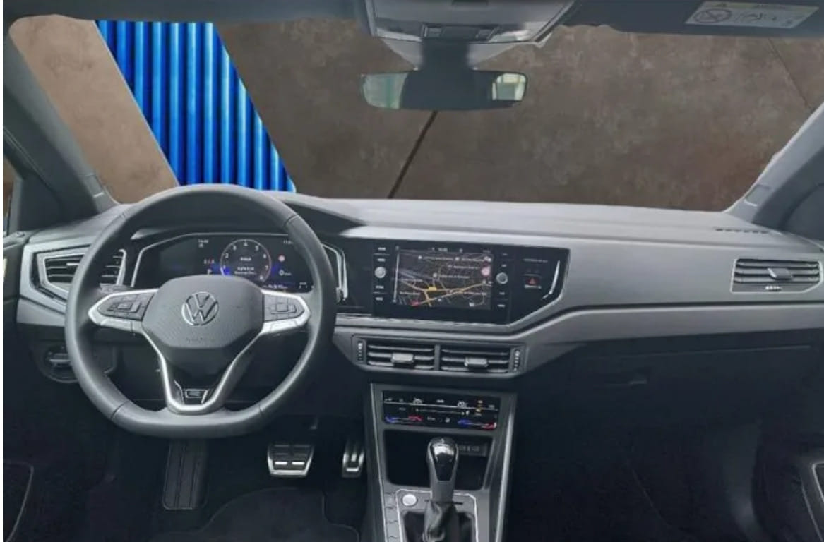 Volkswagen Polo R-Line mit Navigationsgerät