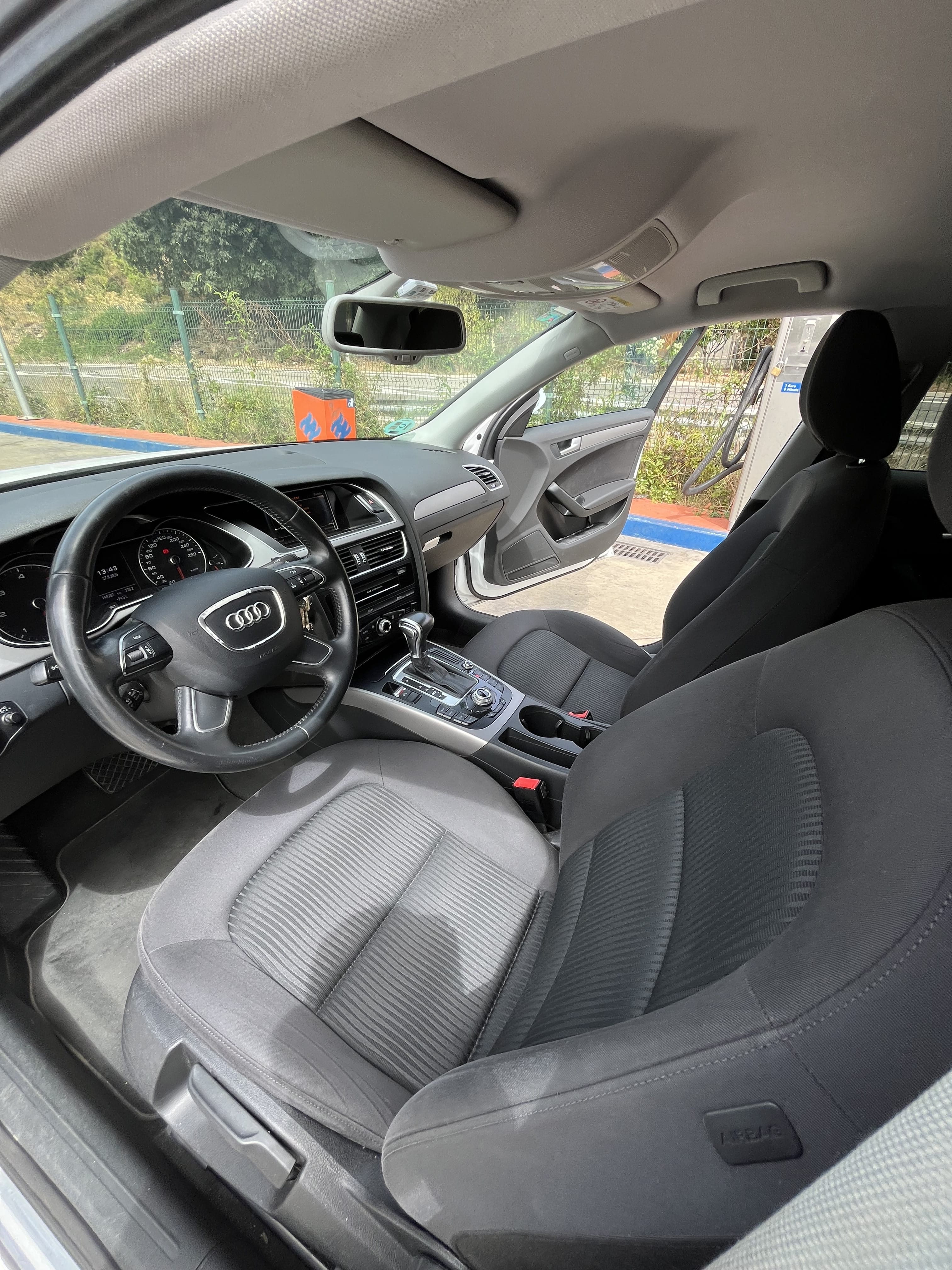Audi A4 2.0T con Control de velocidad