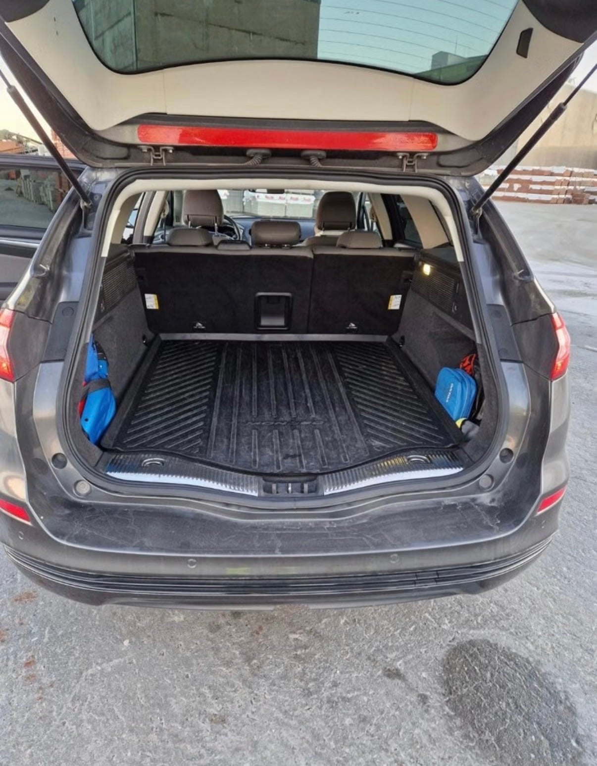 Ford Mondeo med Babysete