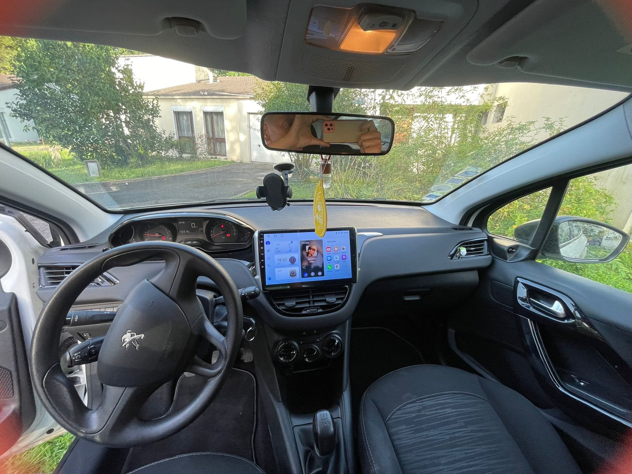 Peugeot 208 Société avec Android Auto