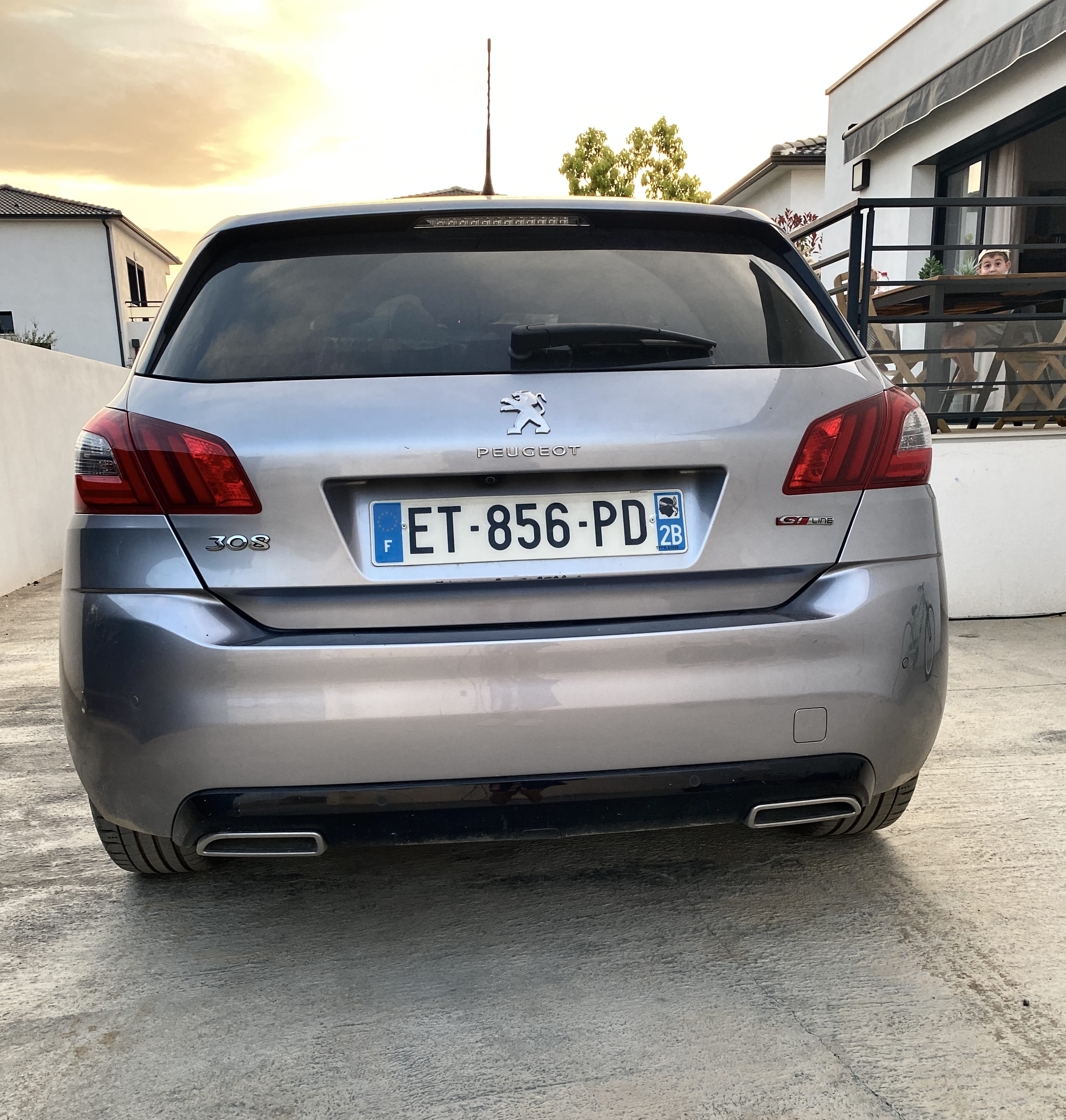 Peugeot 308 1.2L PureTech 130ch avec GPS