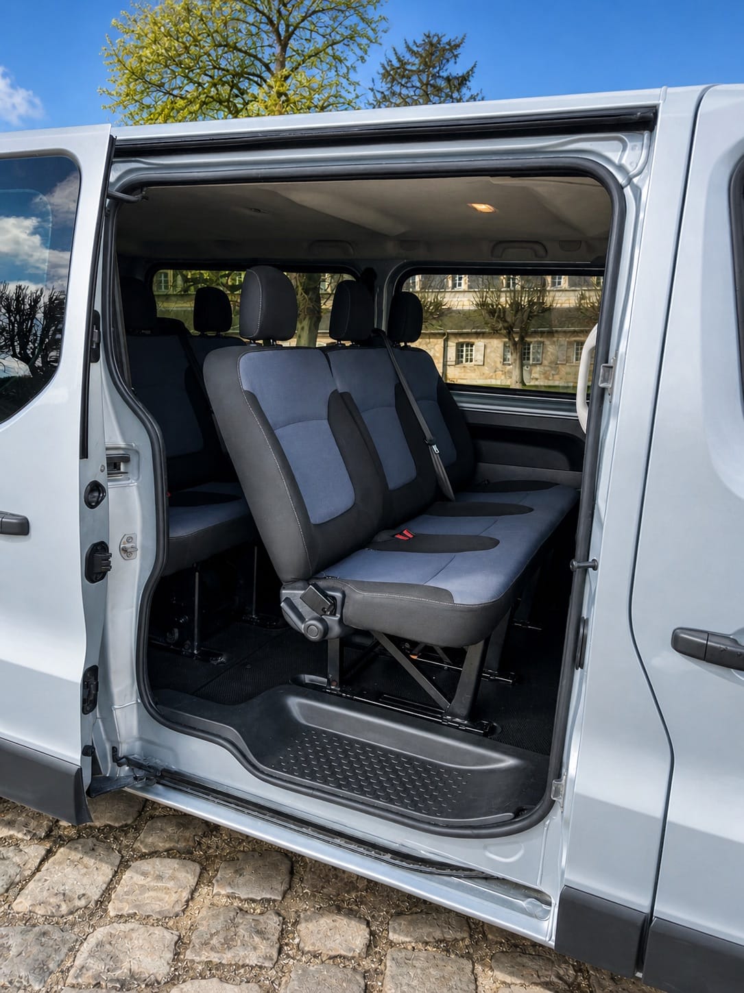 Opel Vivaro Combi avec Audio Bluetooth