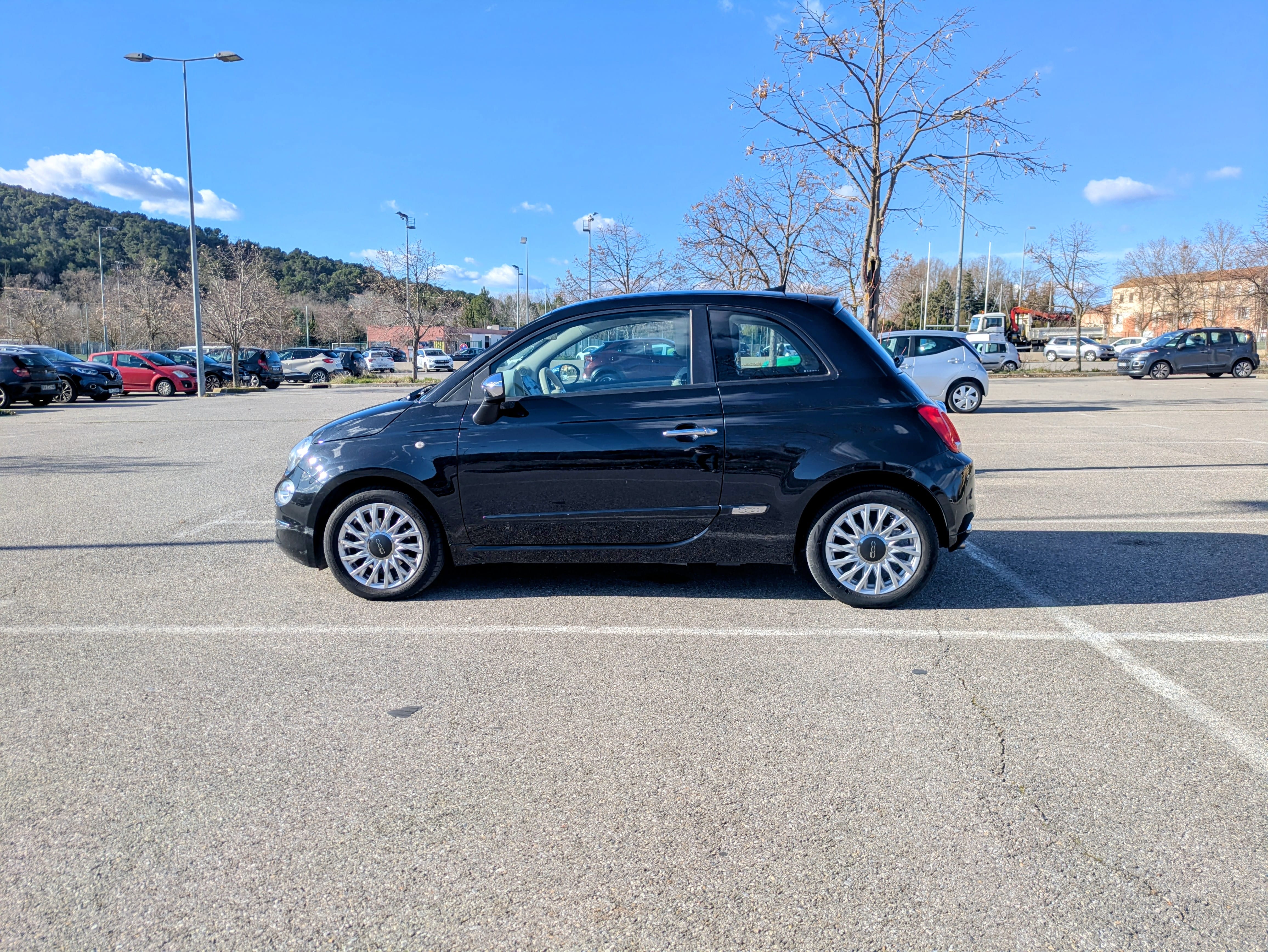 Fiat 500 Hybride (non rechargeable) avec Climatisation