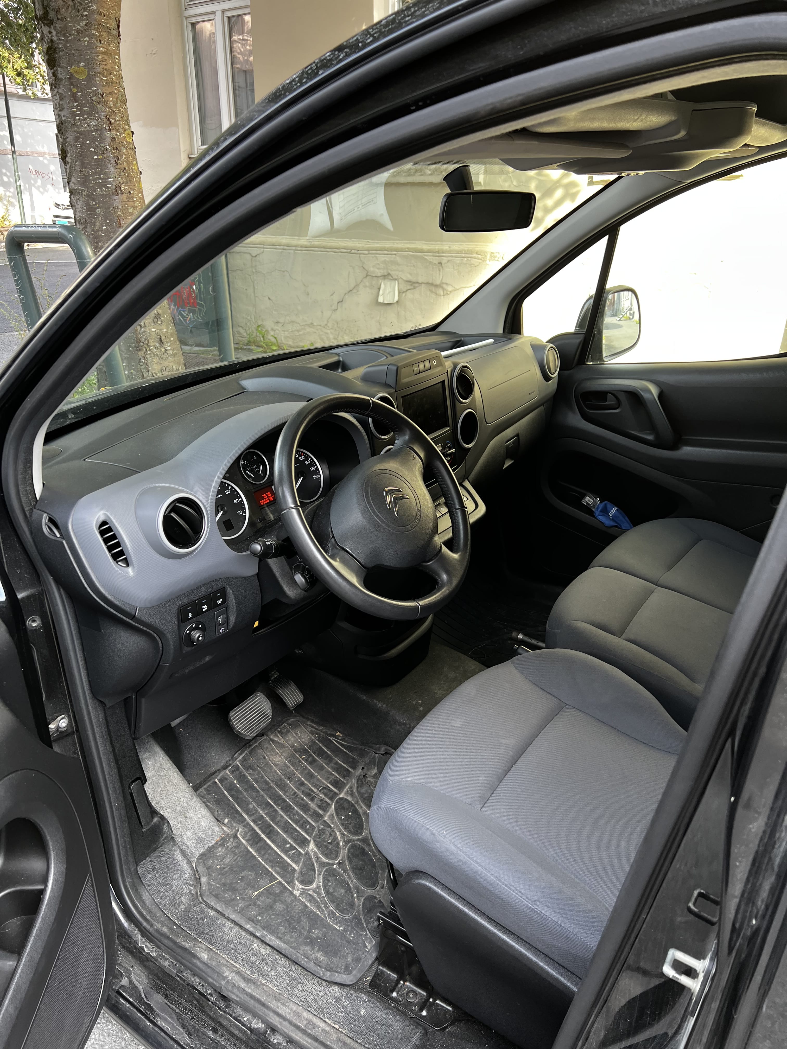 Citroen Berlingo with Bluetooth audio