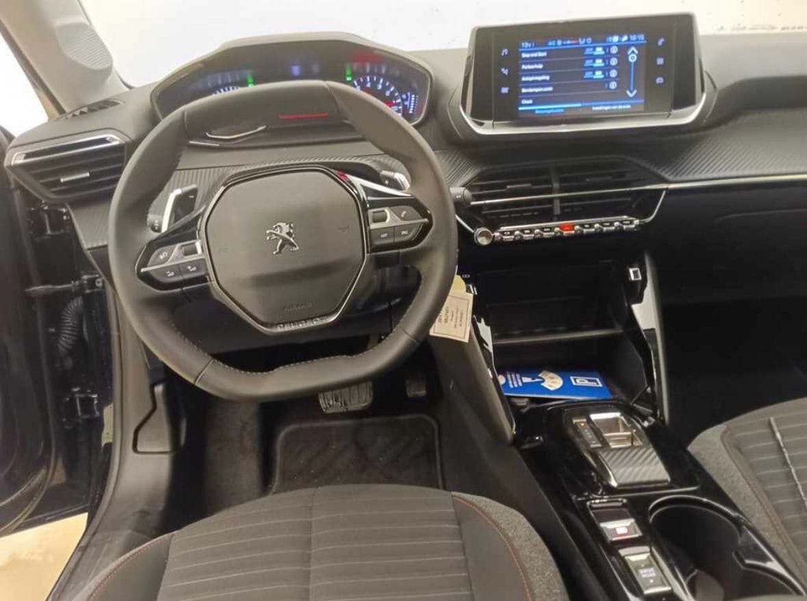 Peugeot 208 avec GPS