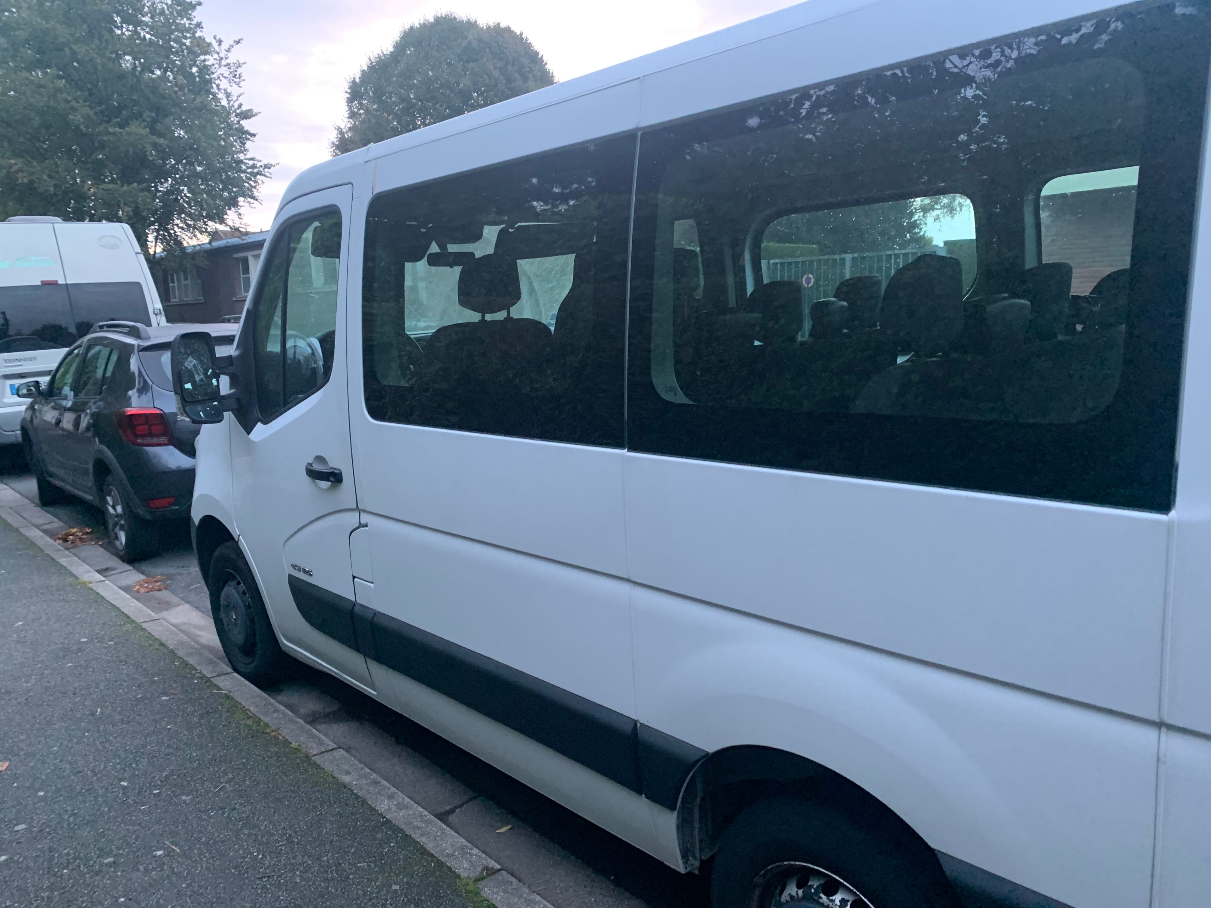 Renault Master Combi 2.5 Hdi 100cv boite 6 avec Climatisation