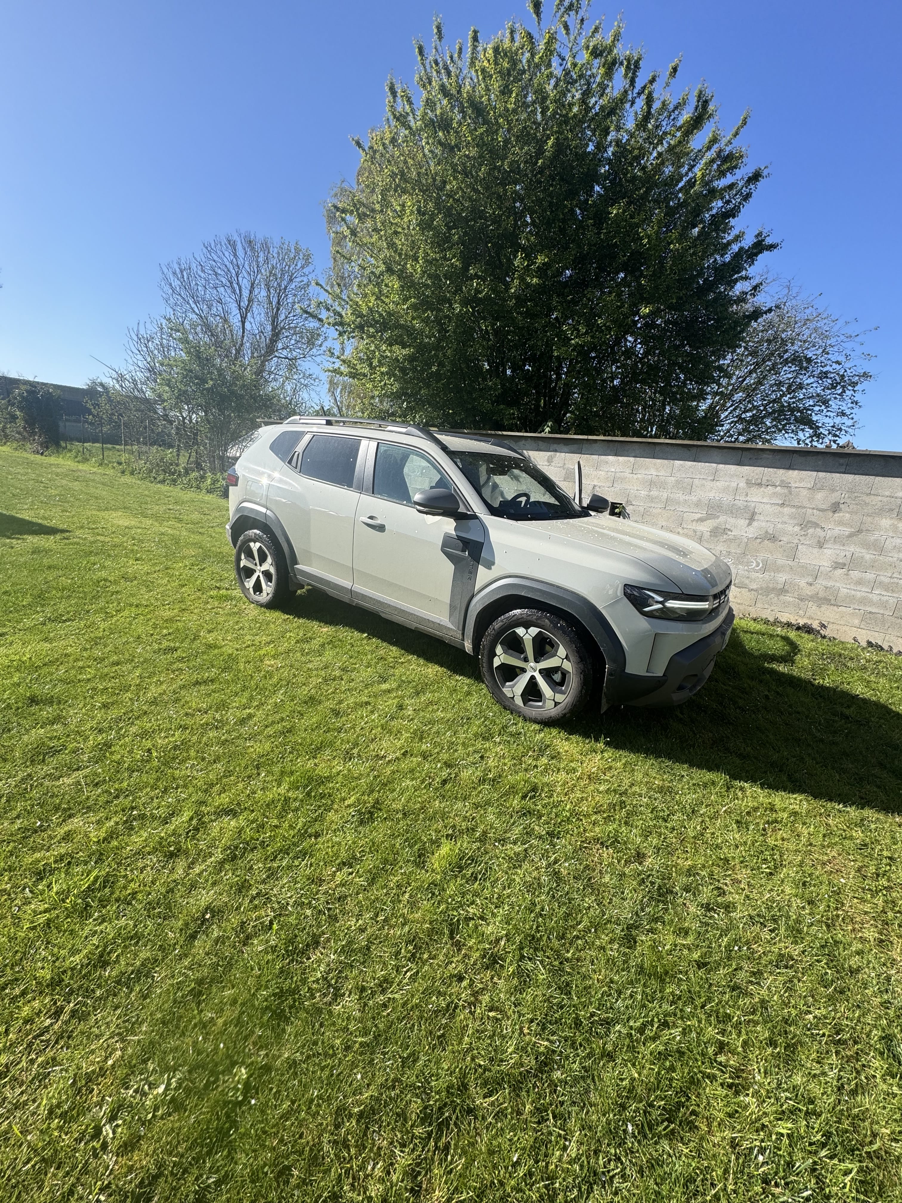 Dacia Duster, 2025, Essence 95 / Électrique (hybride), automatique