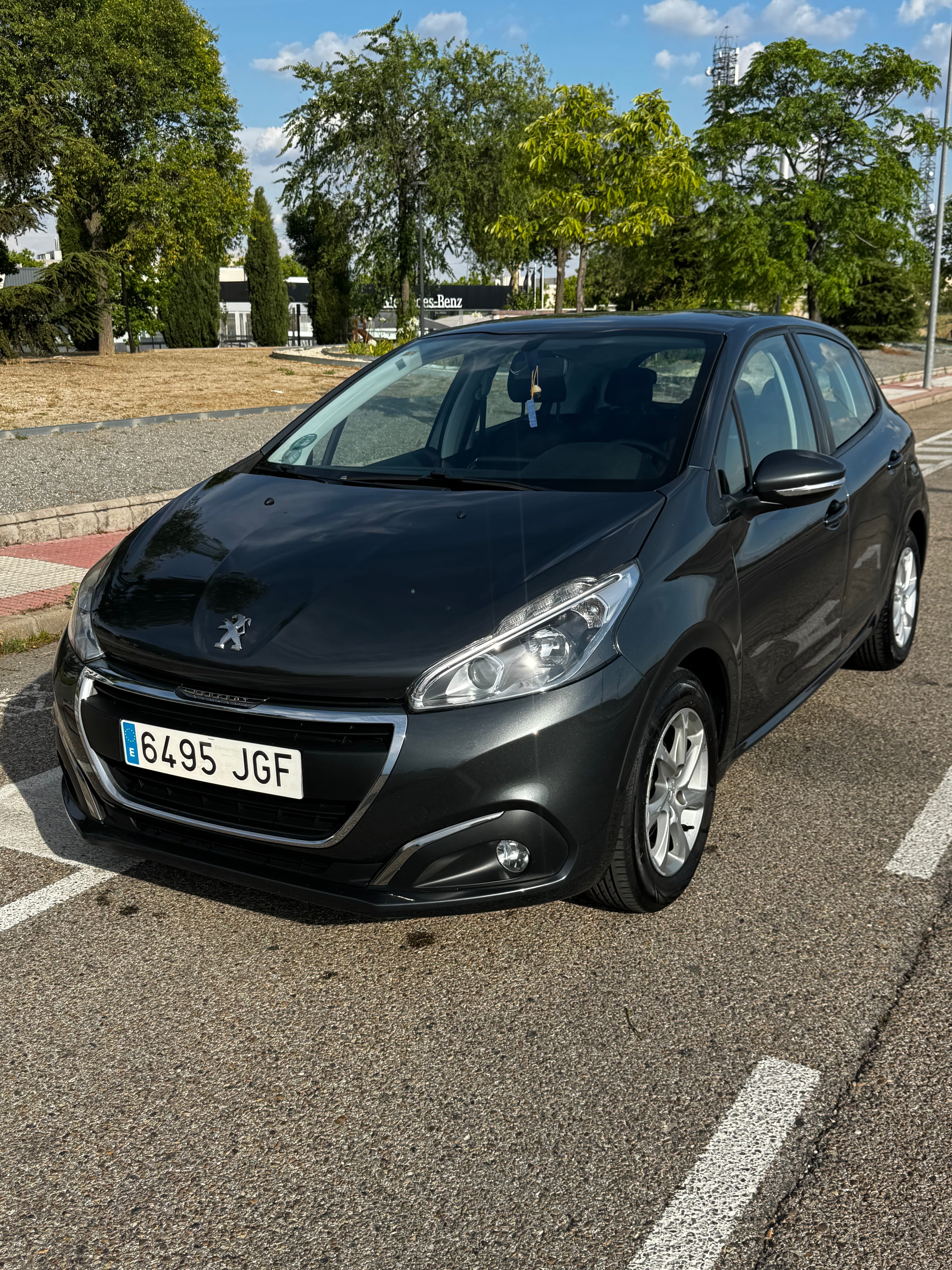 Peugeot 208 con Aire acondicionado