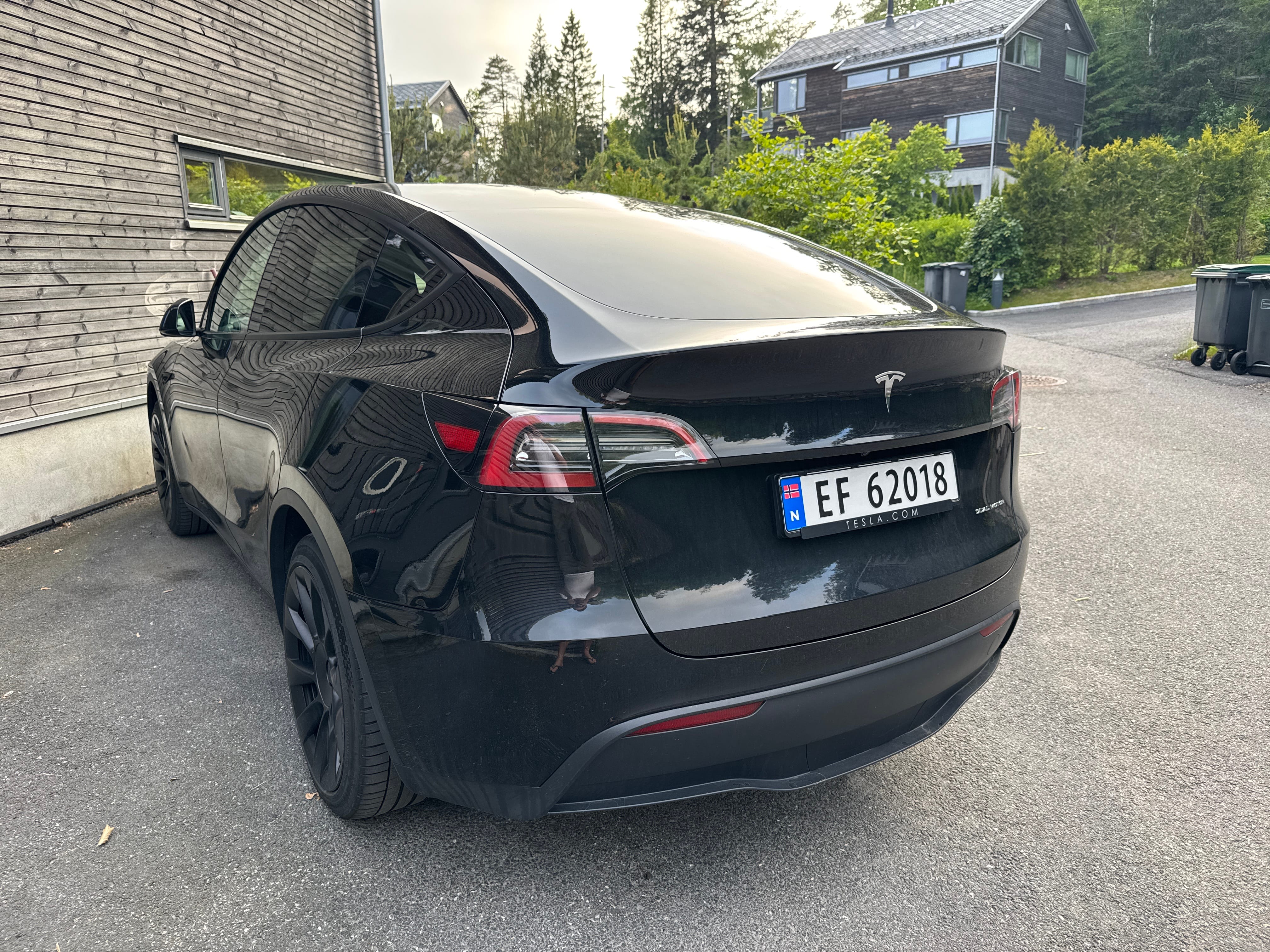 Tesla Model Y med Aircondition