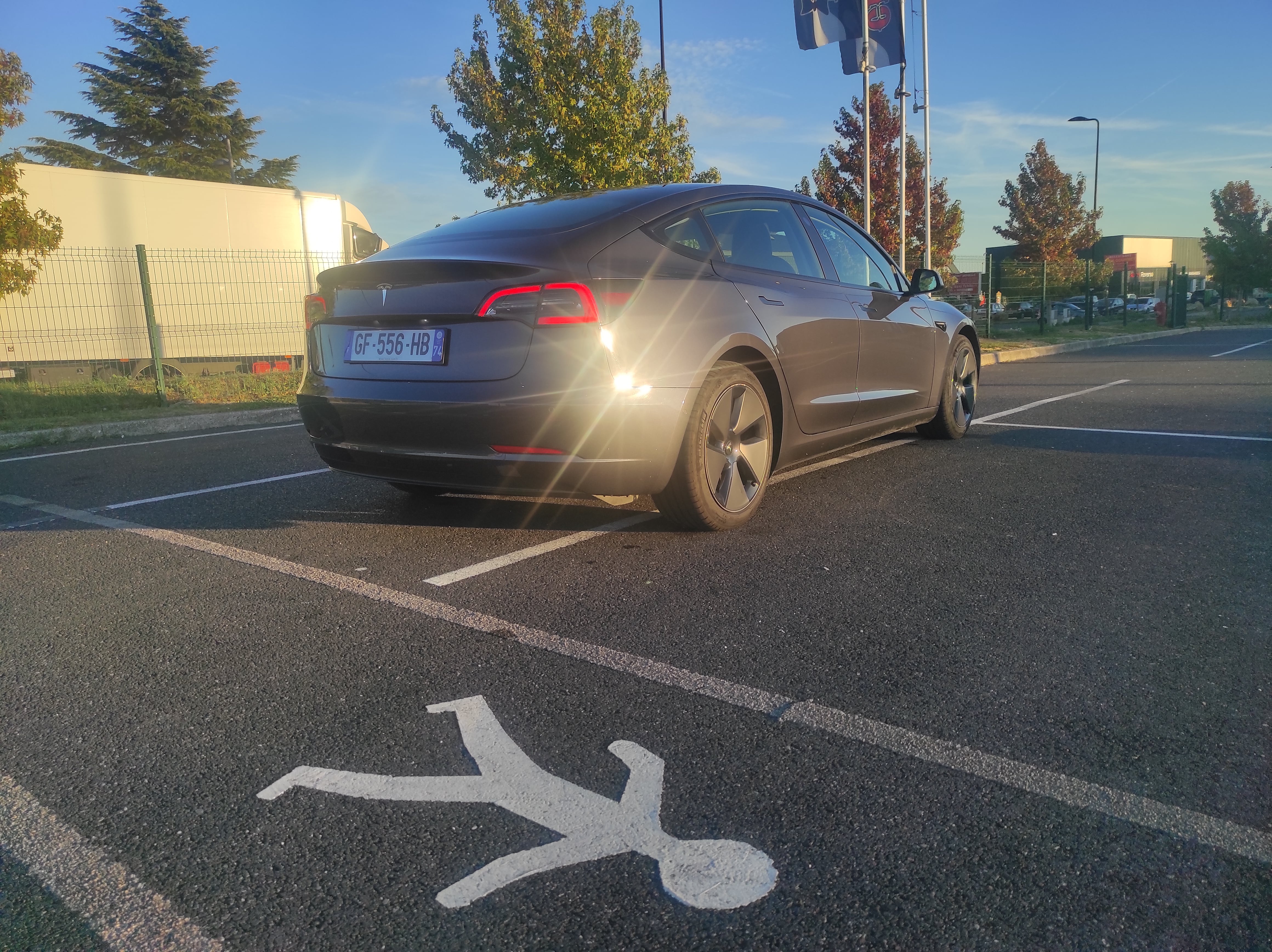 Tesla Model 3 avec Caméra de recul