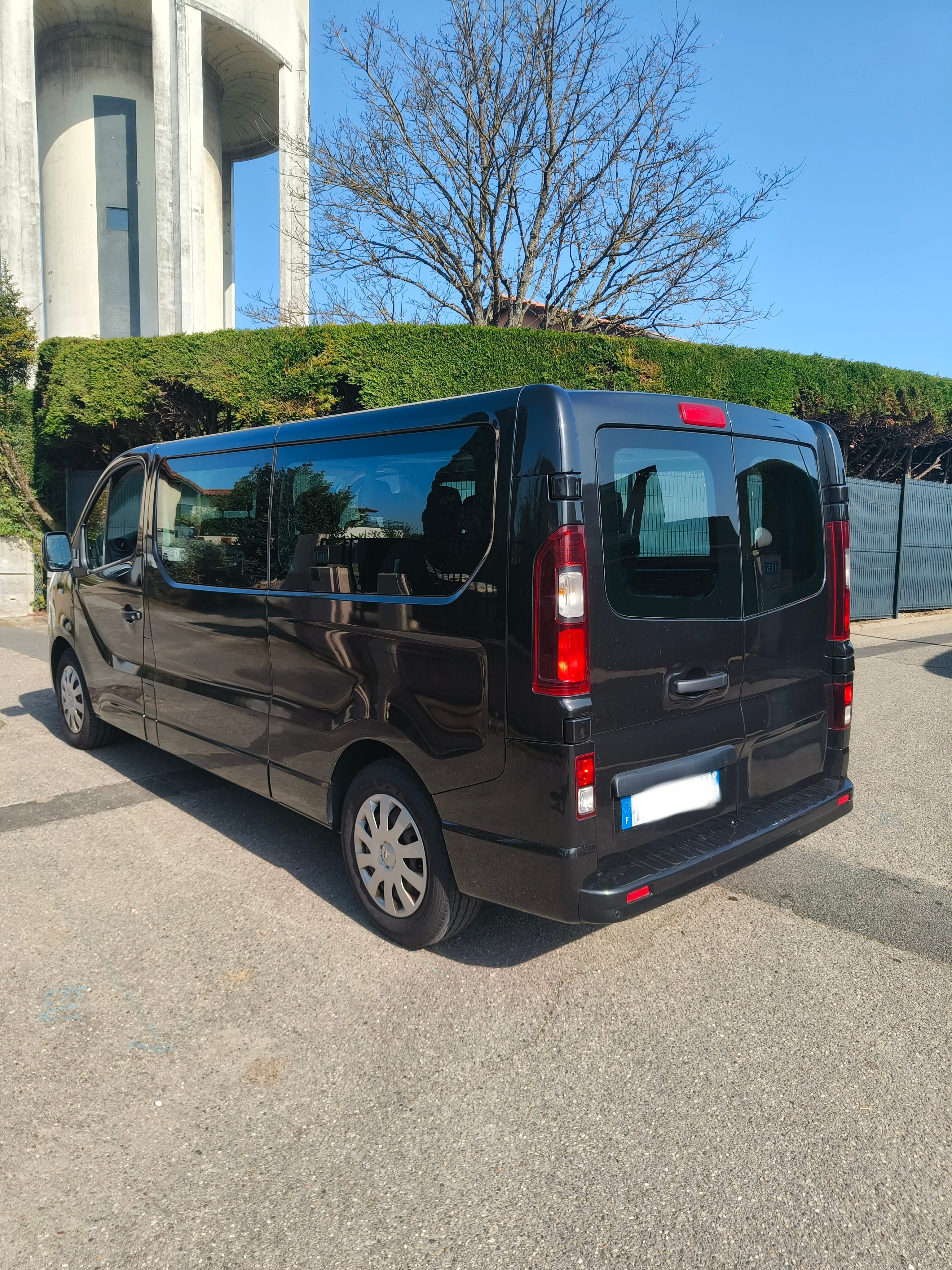 Opel Vivaro Combi avec Climatisation