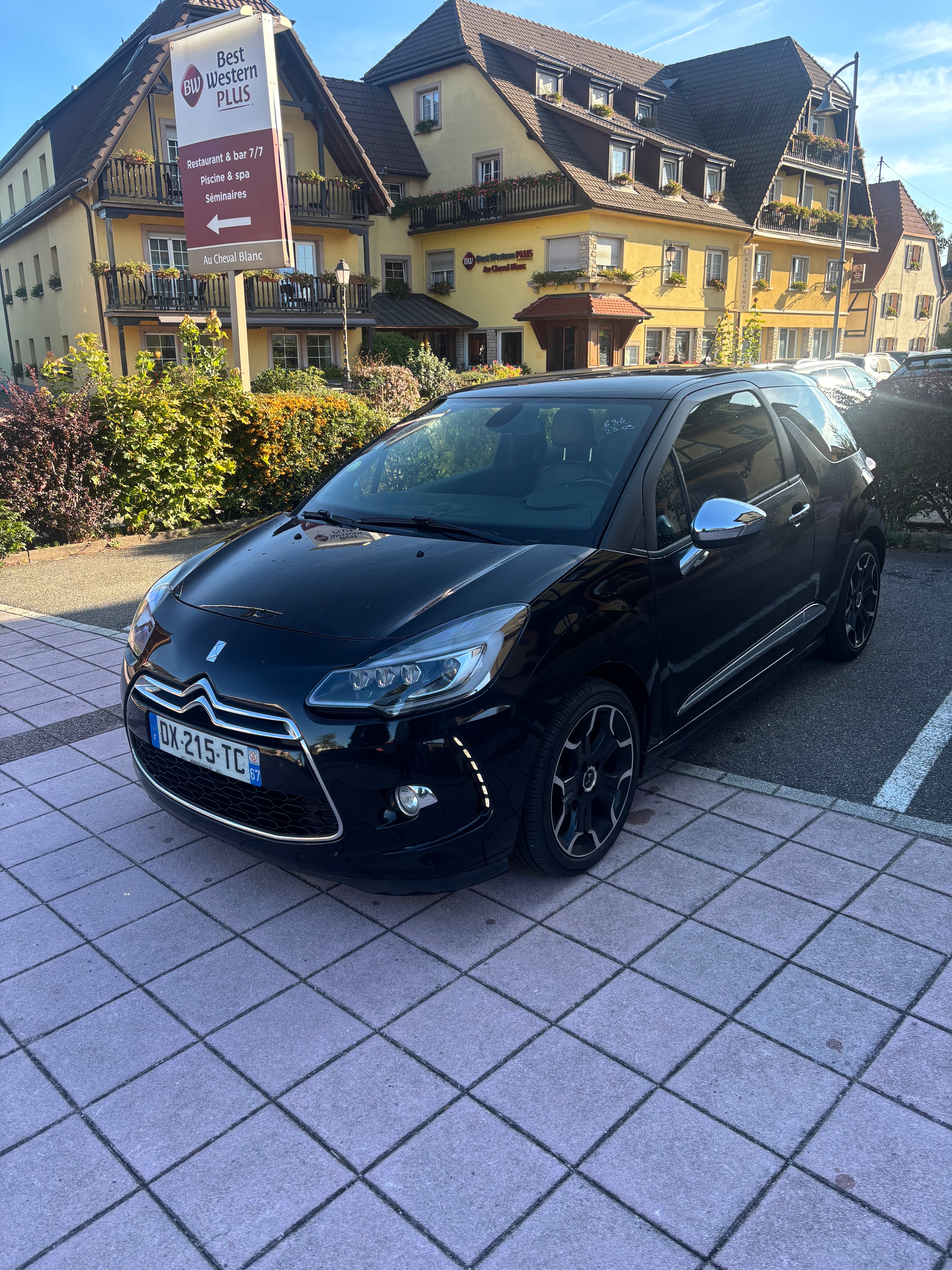 DS 3 BLUE HDI 120 S&S DARK LIGHT, 2015, Diesel