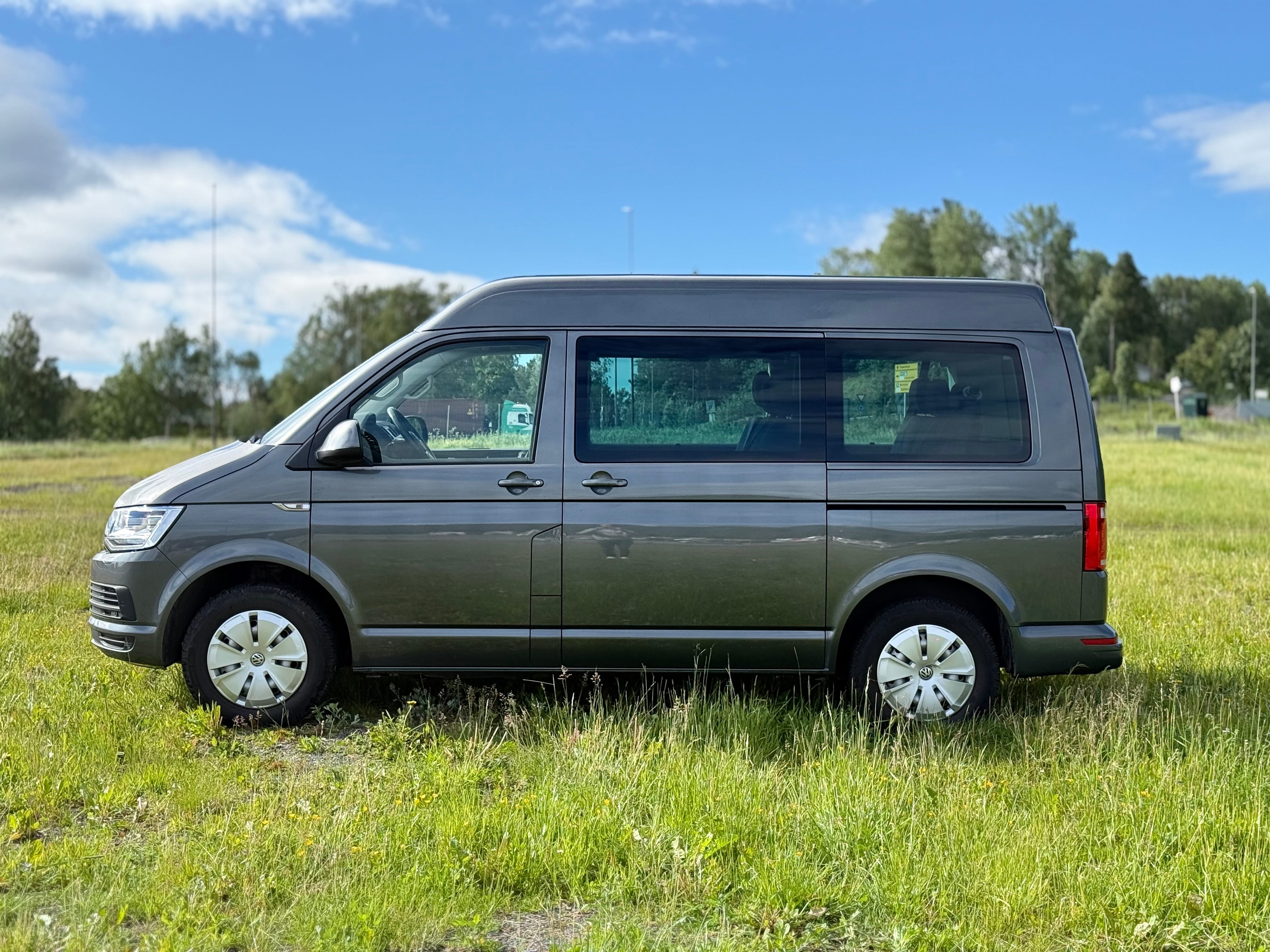 Volkswagen Caravelle 9 seter Automat gir med Aircondition