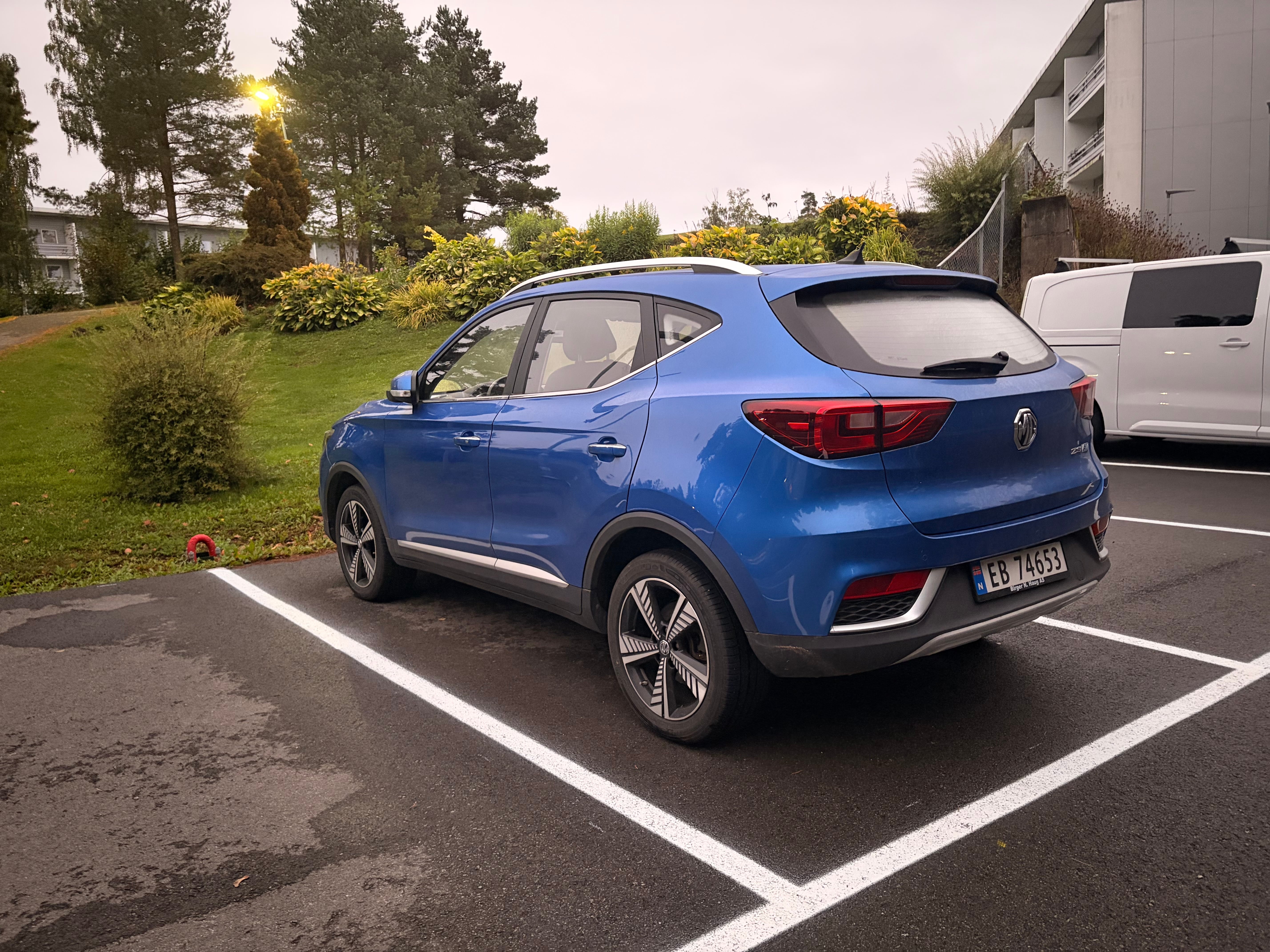 MG ZS EV with Backup camera
