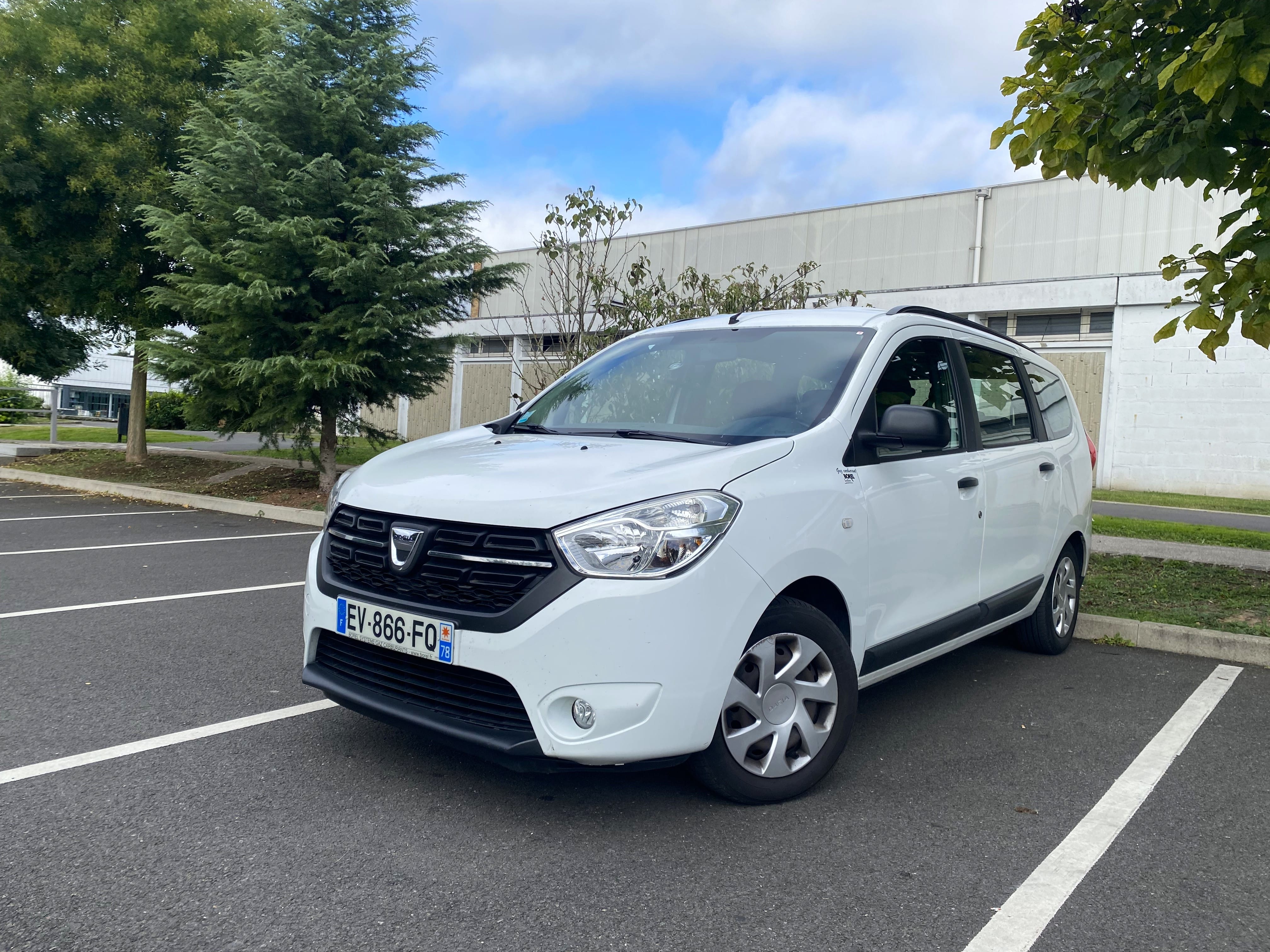 Dacia Lodgy Essence ou GPL , 7 places., 2018, Essence 98, 7 places