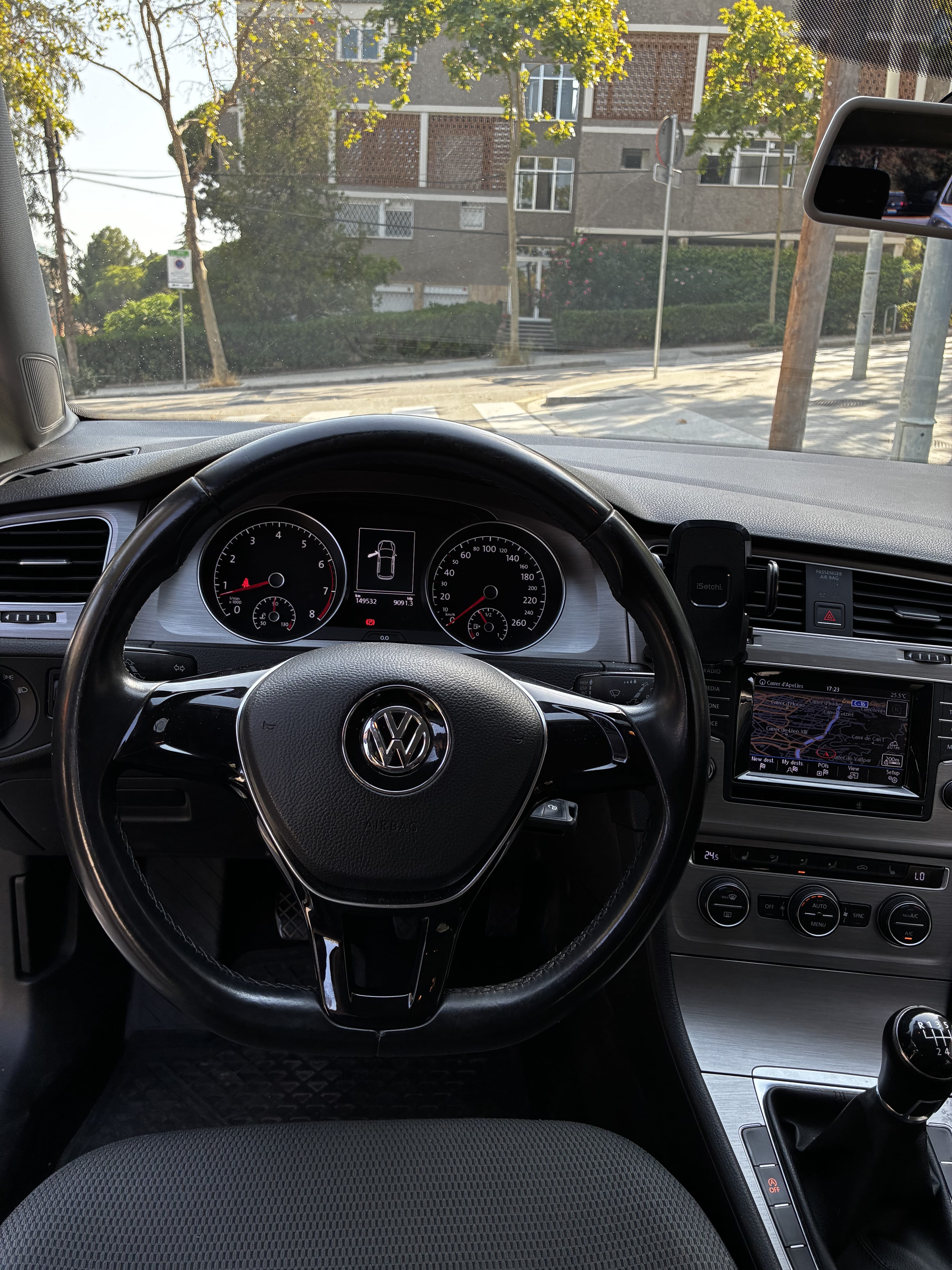 Volkswagen Golf med Snøkjettinger