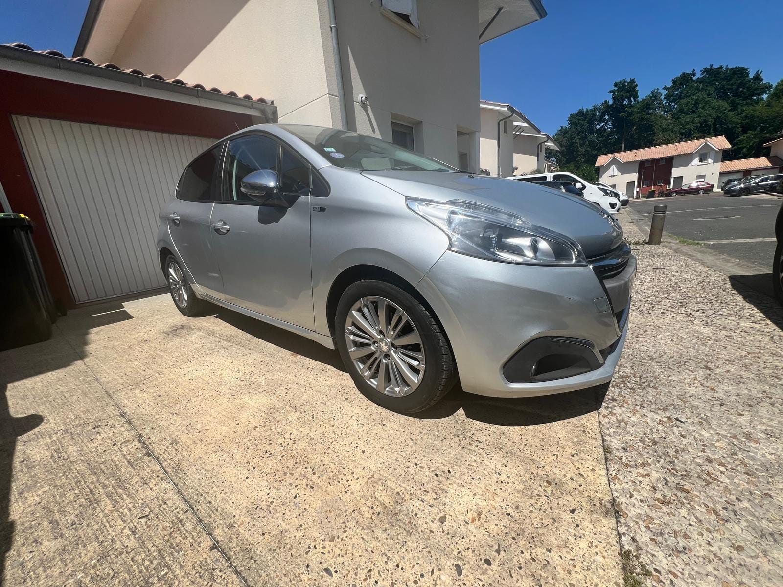Peugeot 208 avec Climatisation