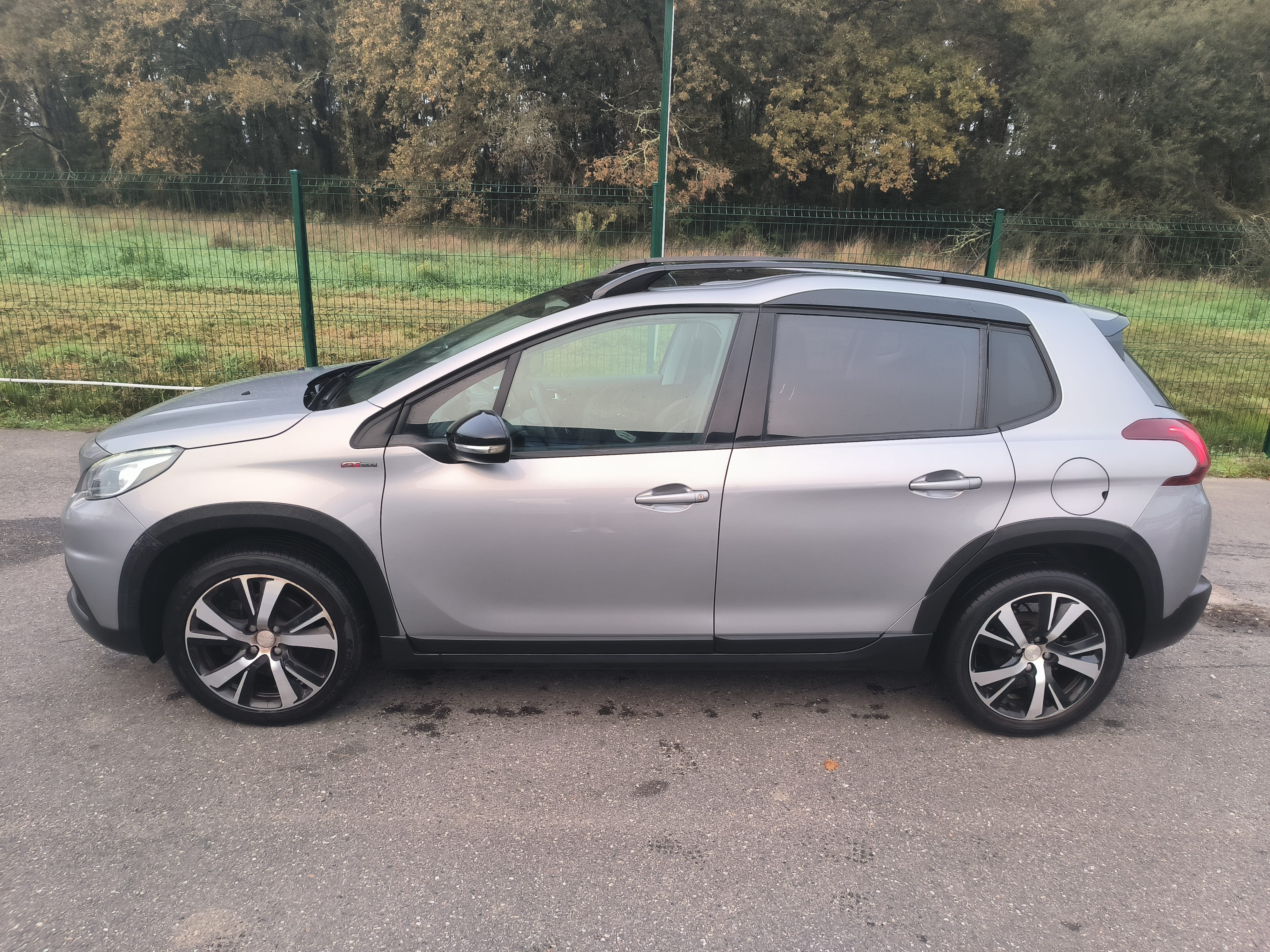 Peugeot 2008 GT line avec GPS