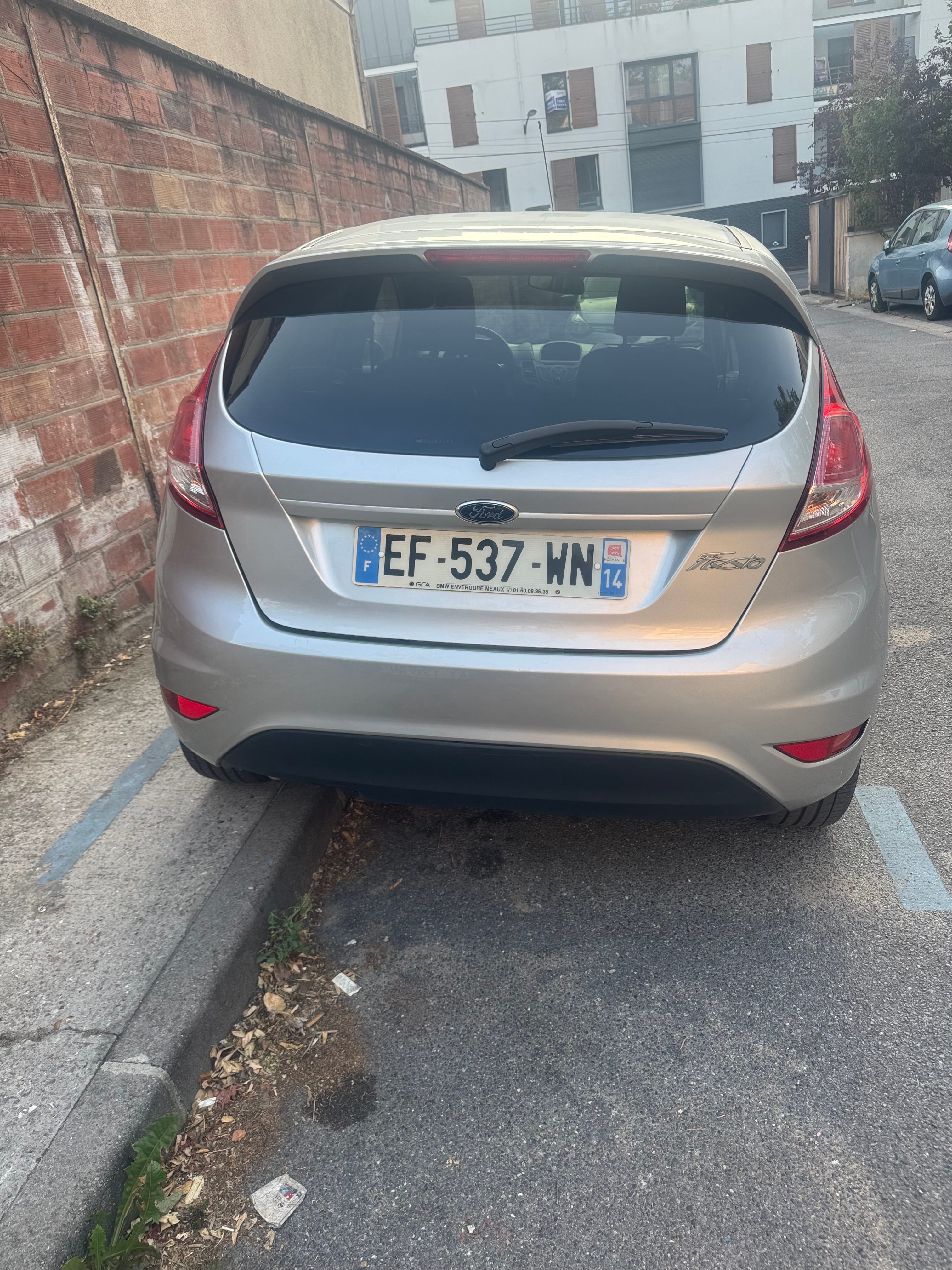 Ford Fiesta avec Climatisation