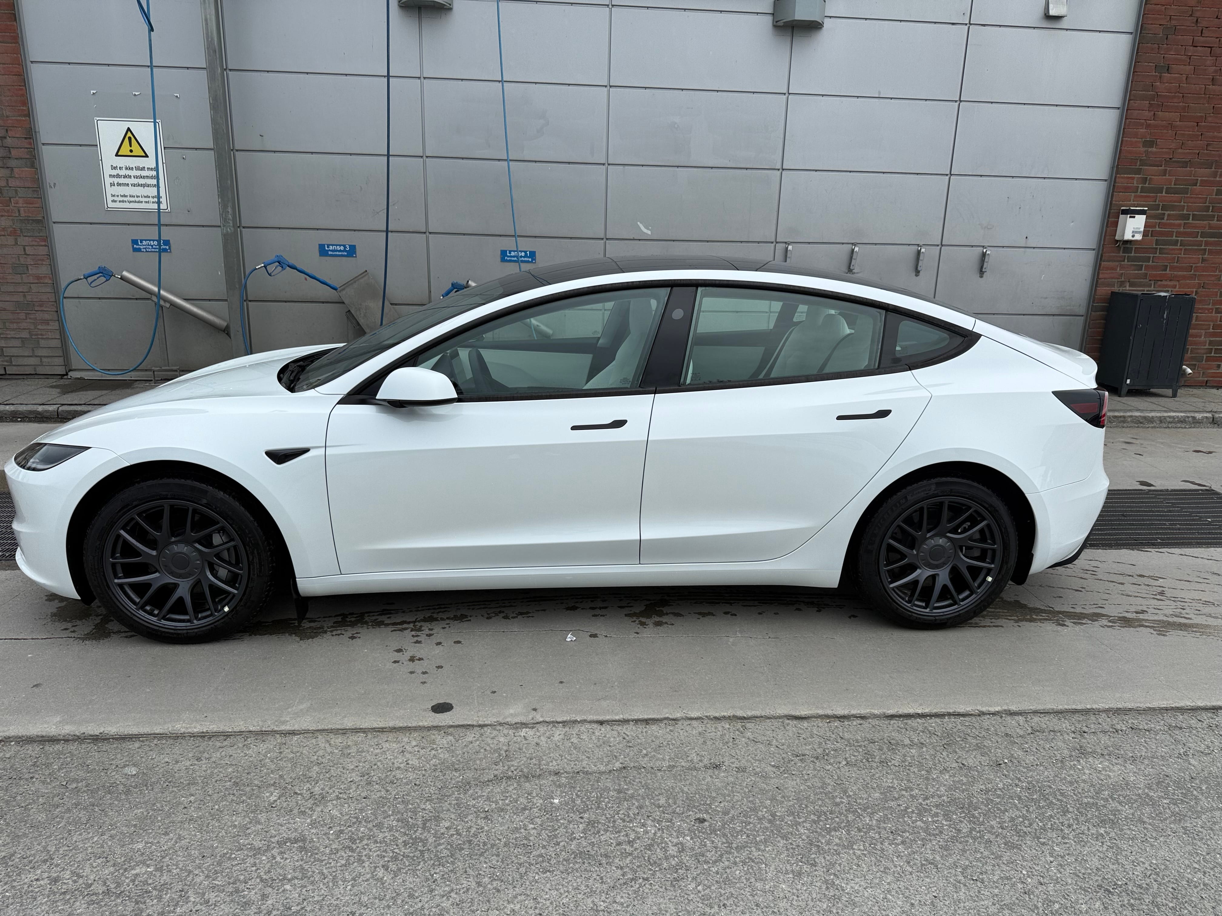 Tesla Model 3 Long Range med Aircondition