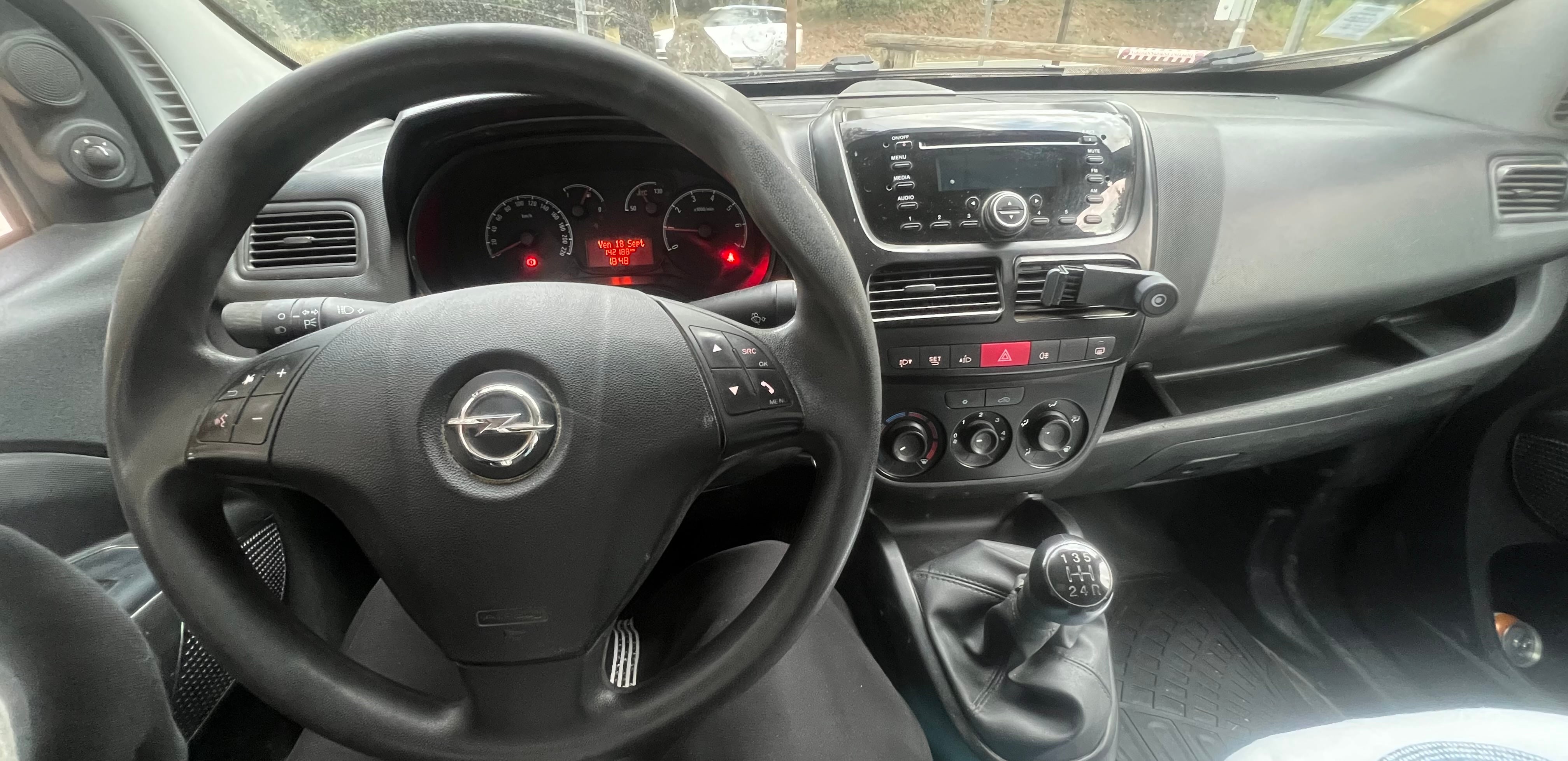 Opel Combo avec Climatisation