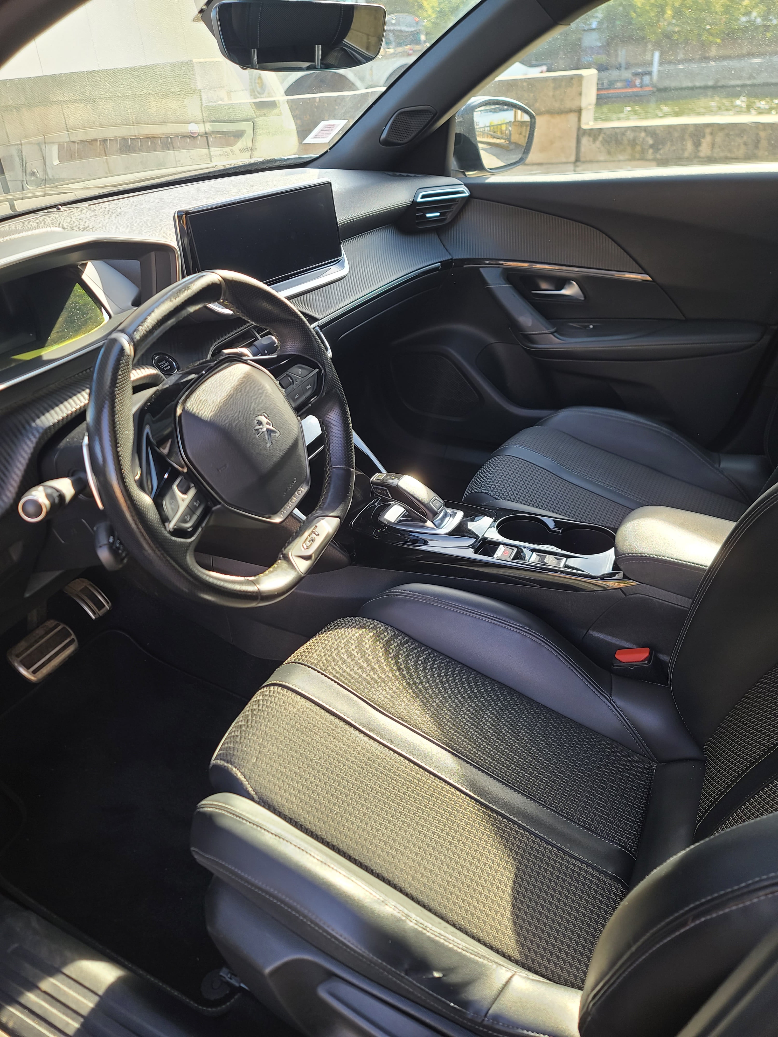 Peugeot 2008 GT Line avec GPS