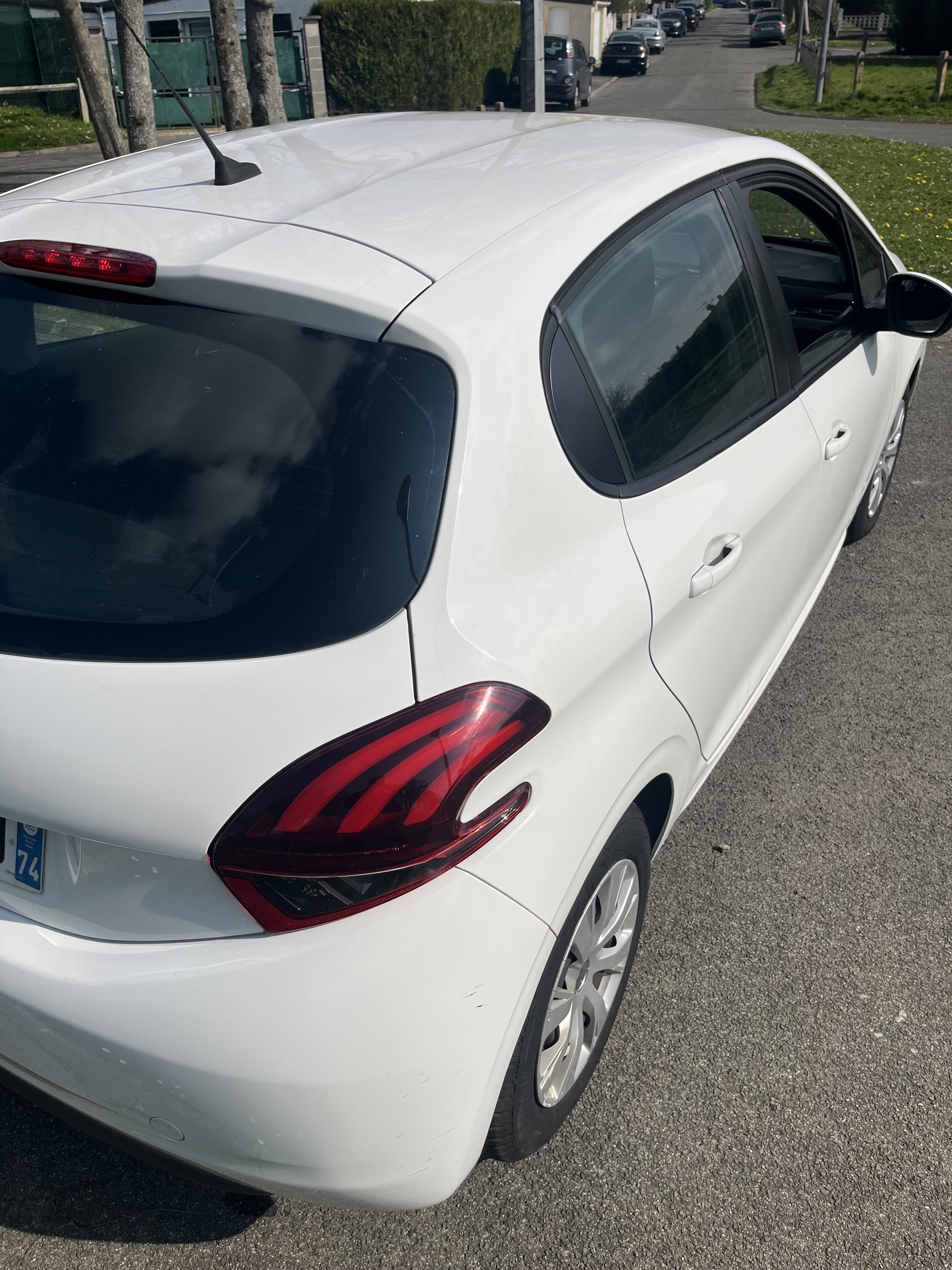 Peugeot 208 avec GPS