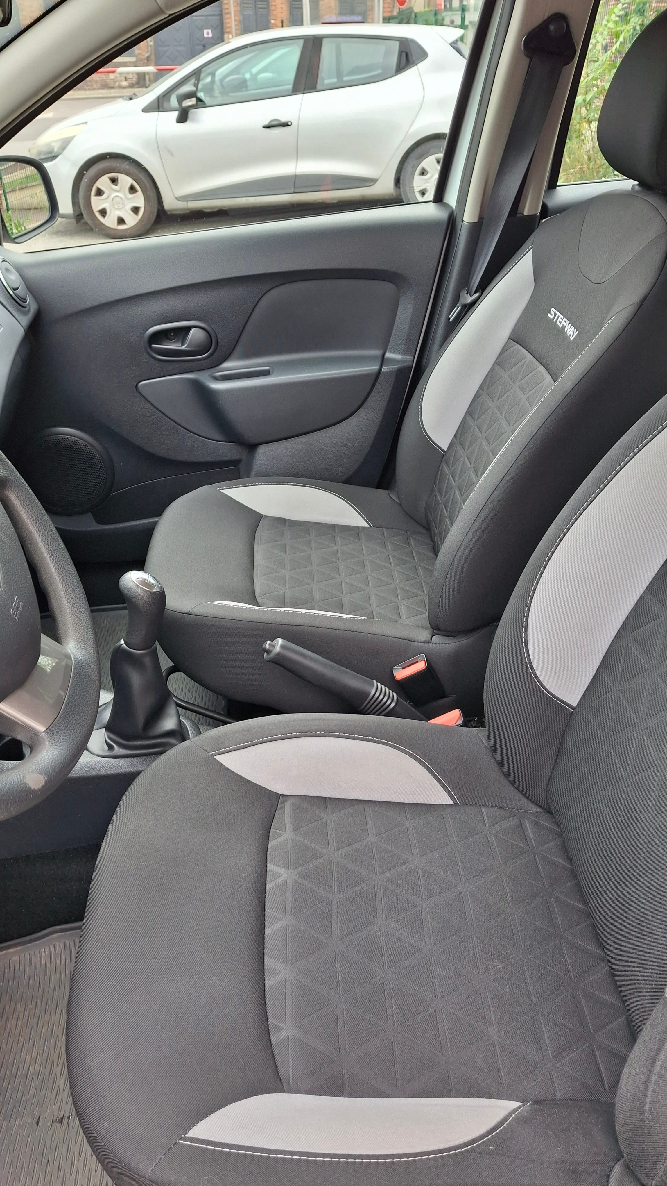 Dacia Sandero Stepway 0.9 tce avec Entrée audio / iPod