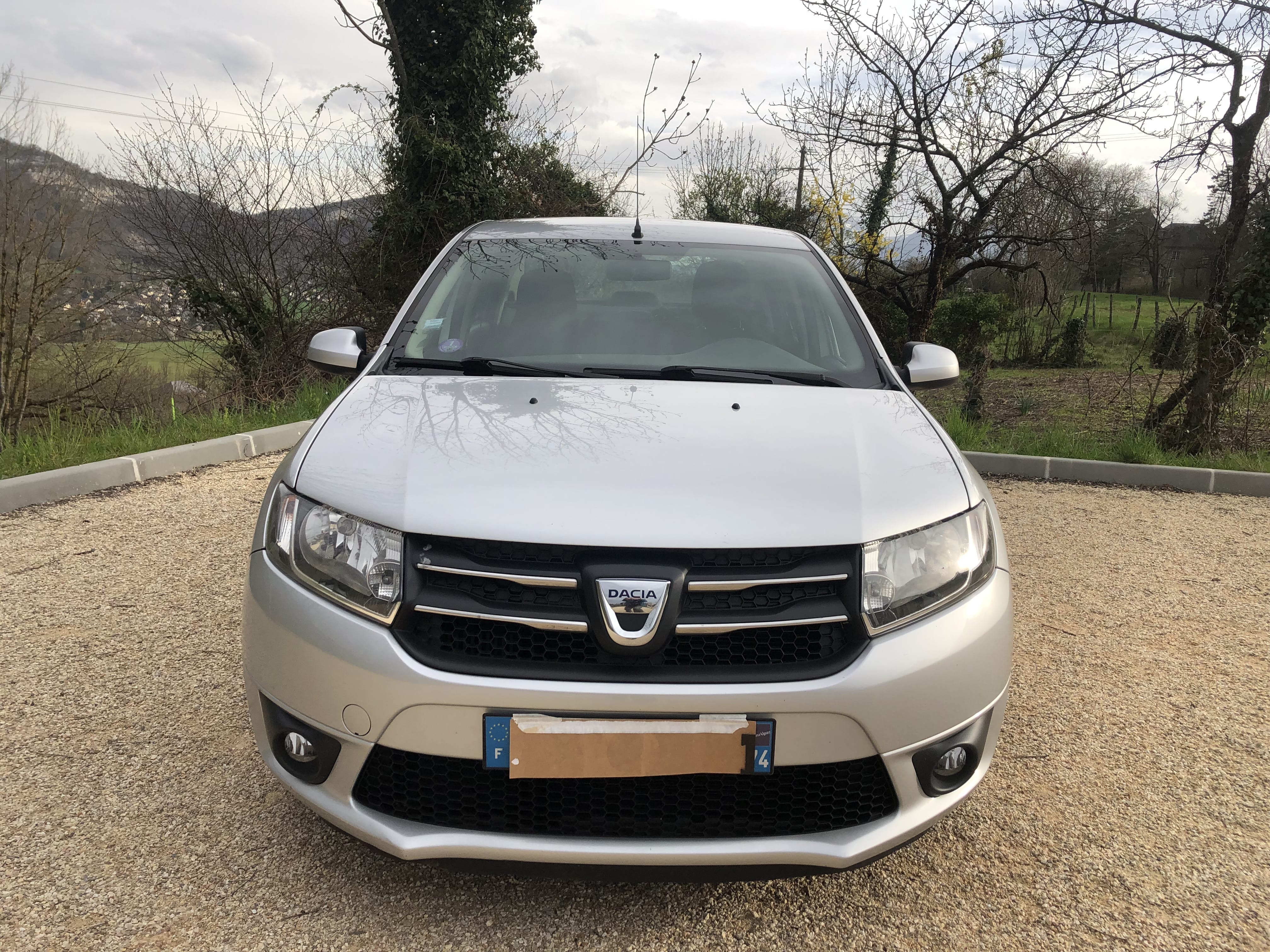 Dacia Logan Essence avec Pneus neige