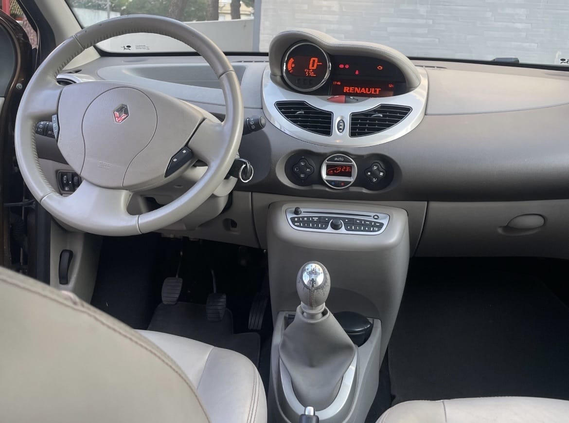 Renault Twingo II avec Audio Bluetooth