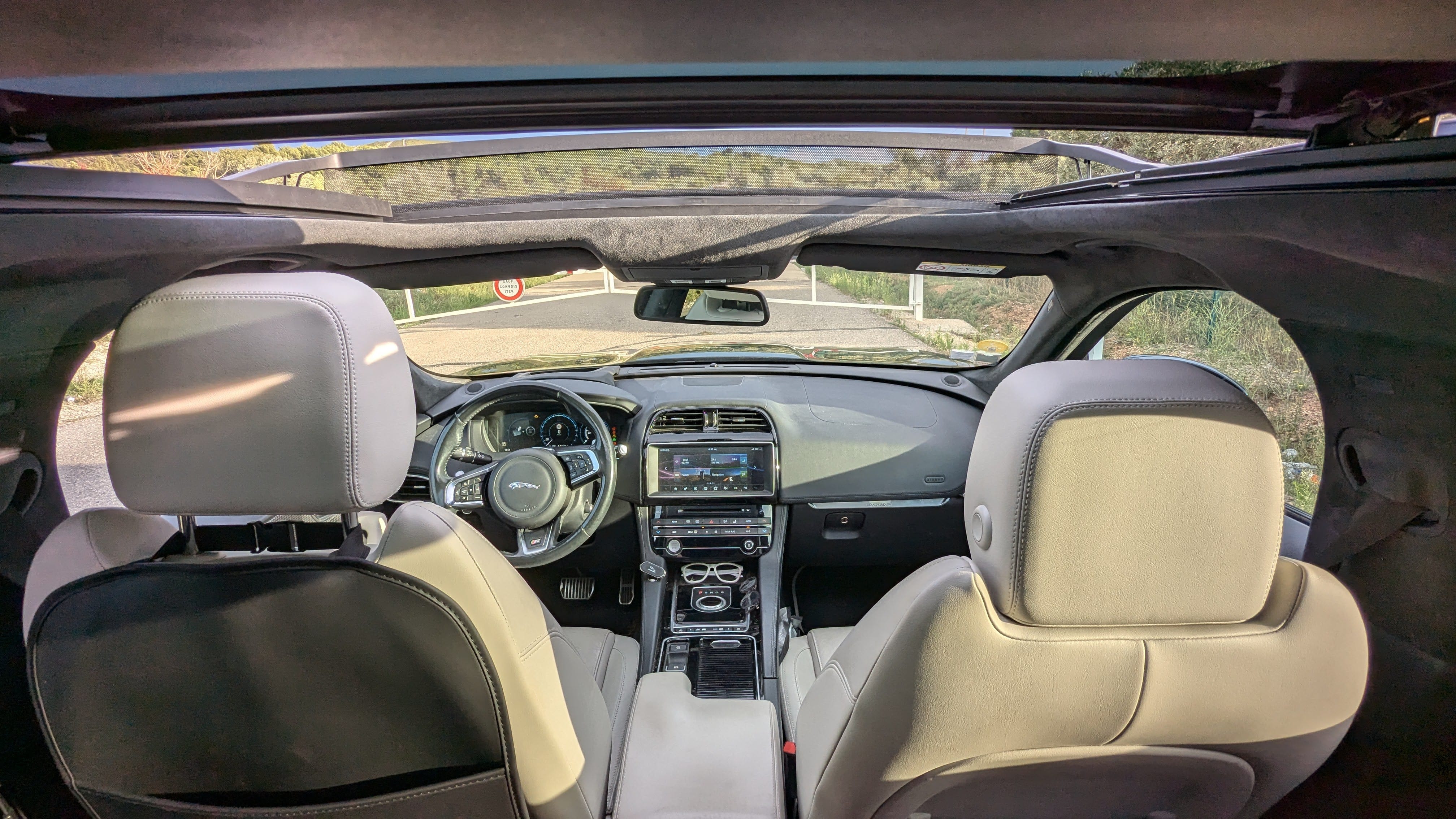 Jaguar F-Pace S 3.0D 300 CH Black edition avec GPS