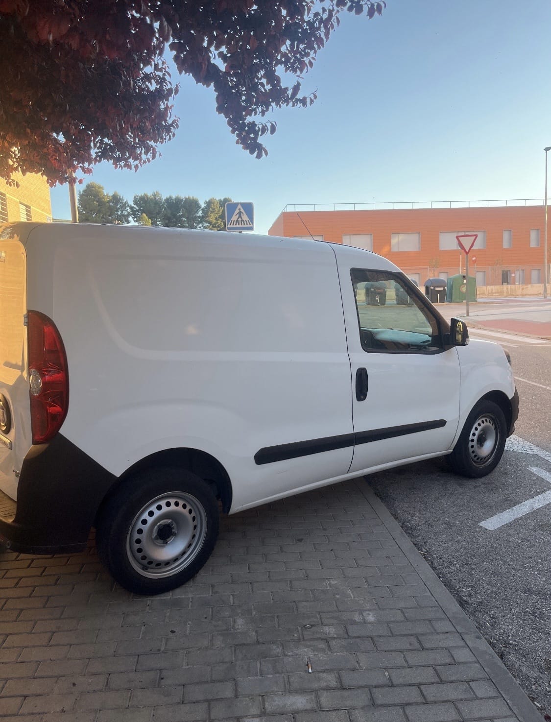 Fiat Doblo Cargo 1.4 GNC con Aire acondicionado