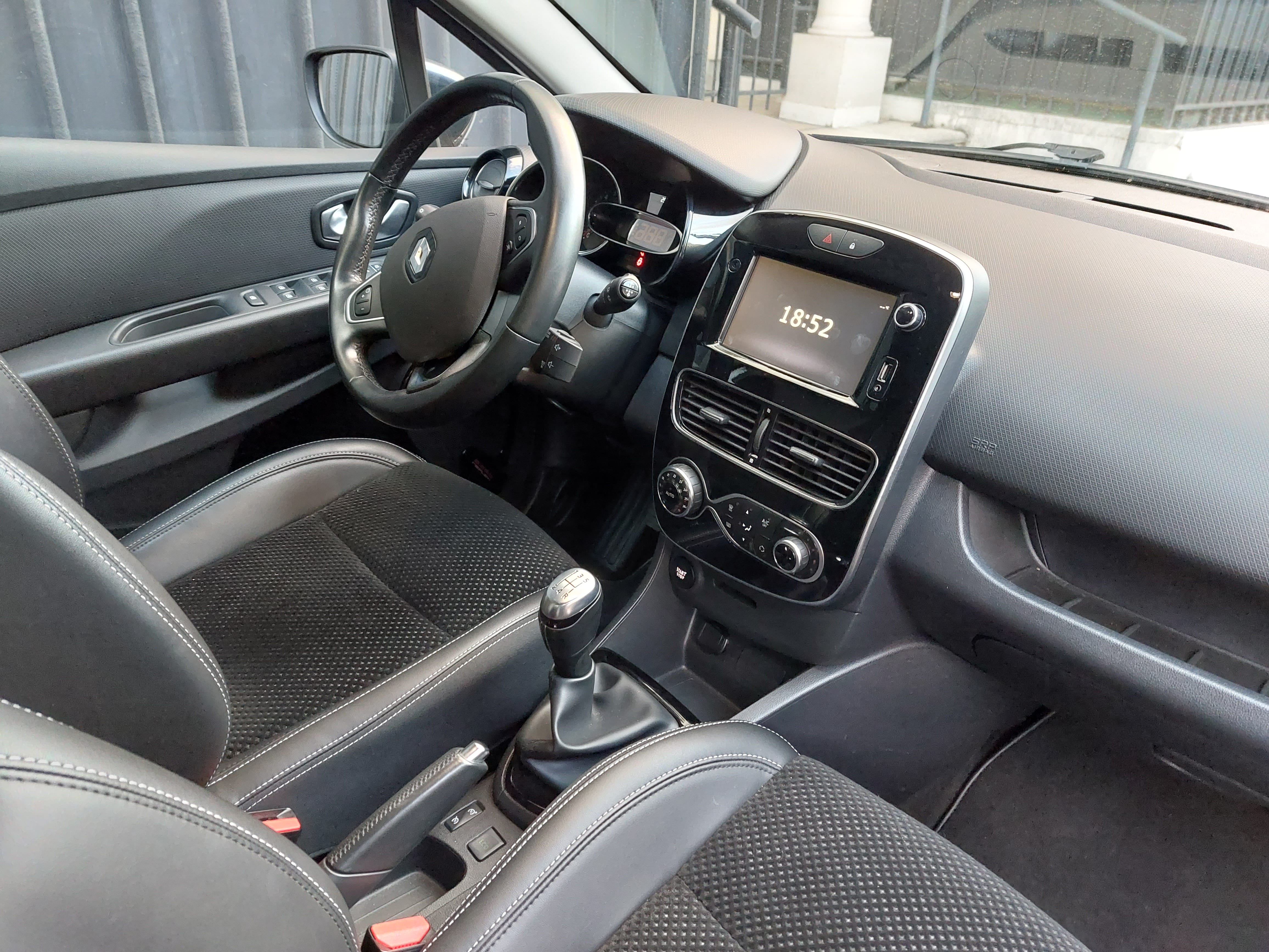 Renault Clio TCe 90 avec Régulateur de vitesse