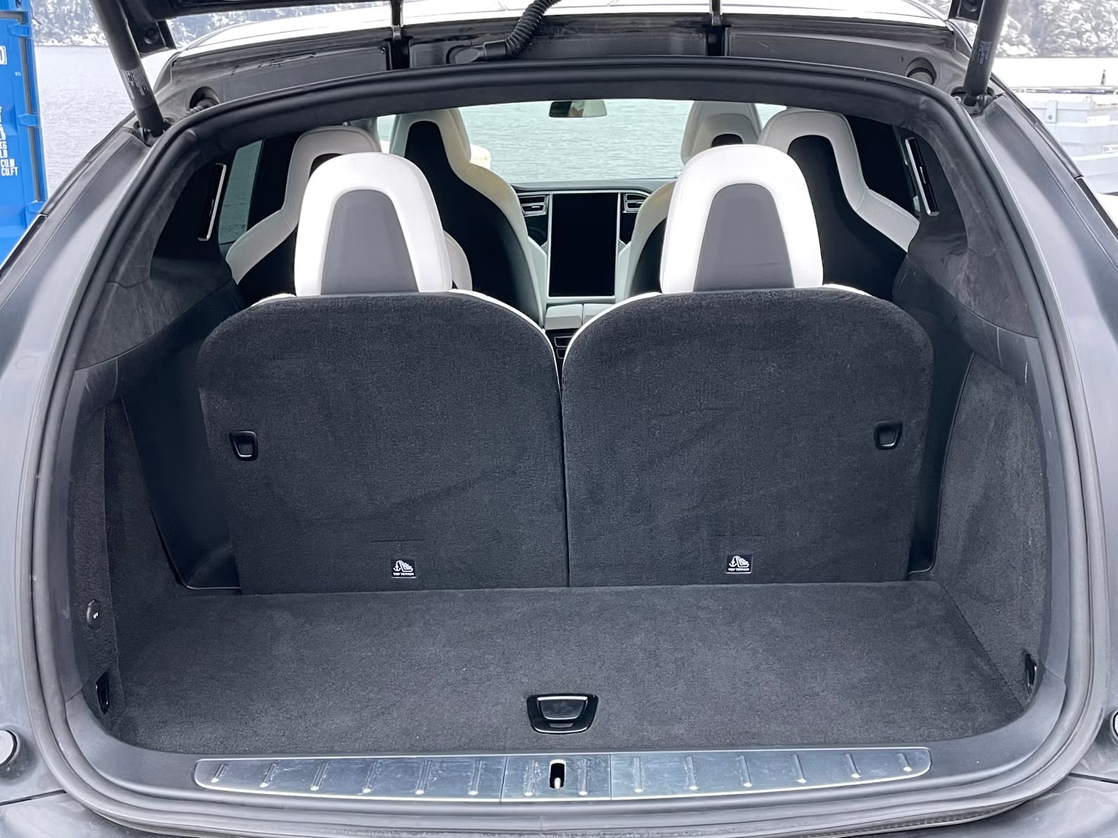 Tesla Model X med Babysete