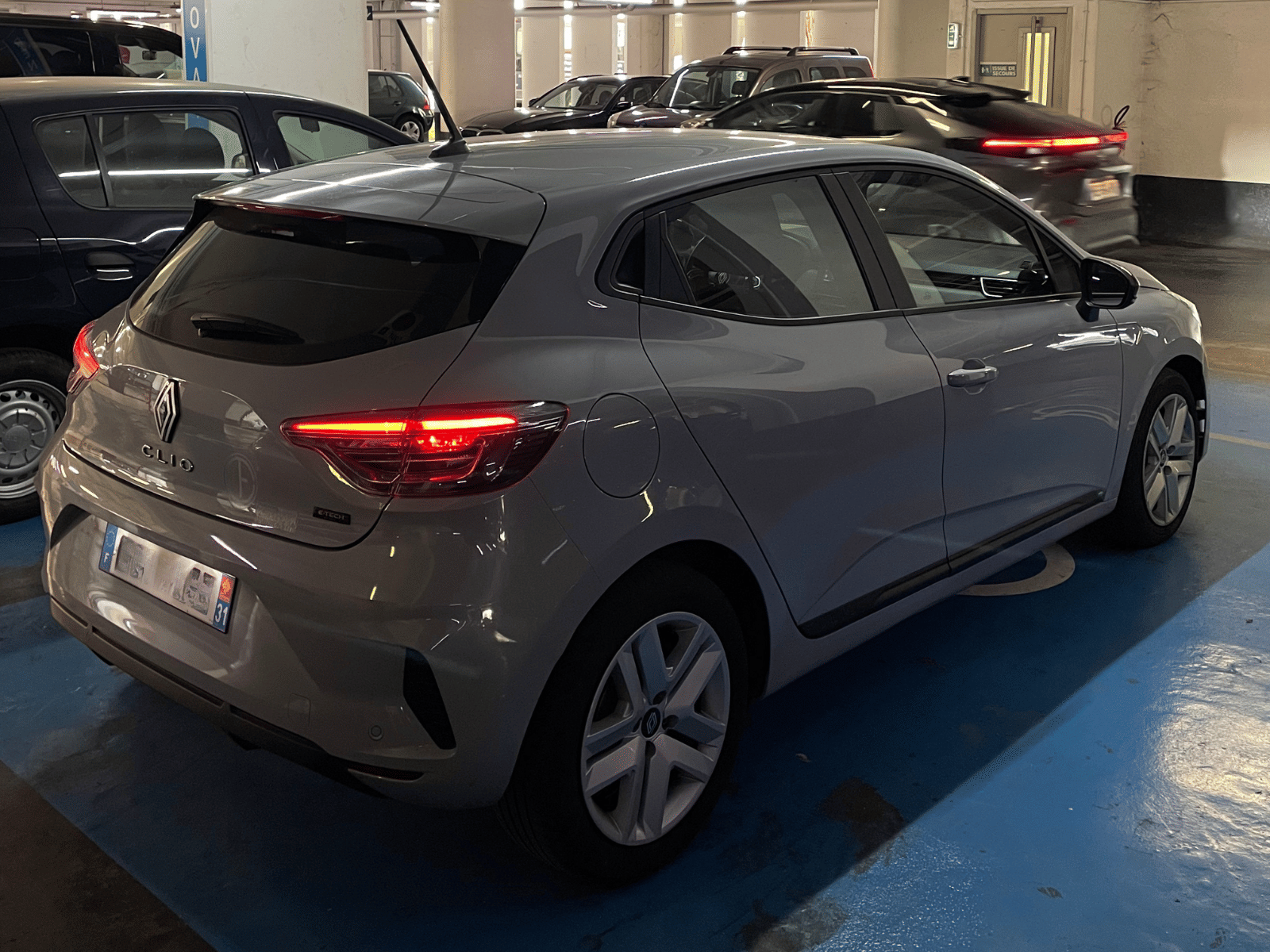 Renault Clio E-tech mit USB-Ladeanschlüsse