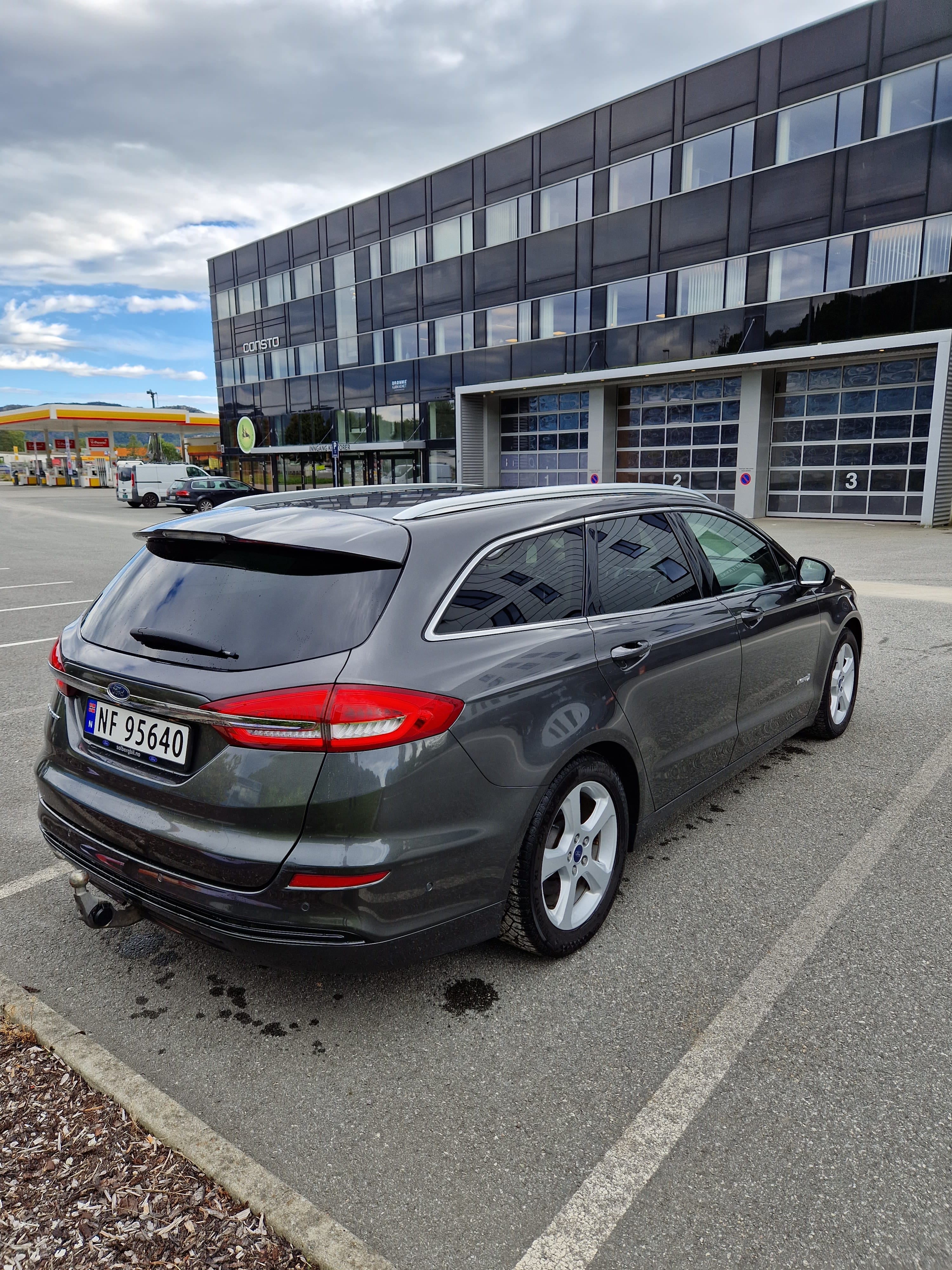 Ford Mondeo Kombi Hybrid with GPS