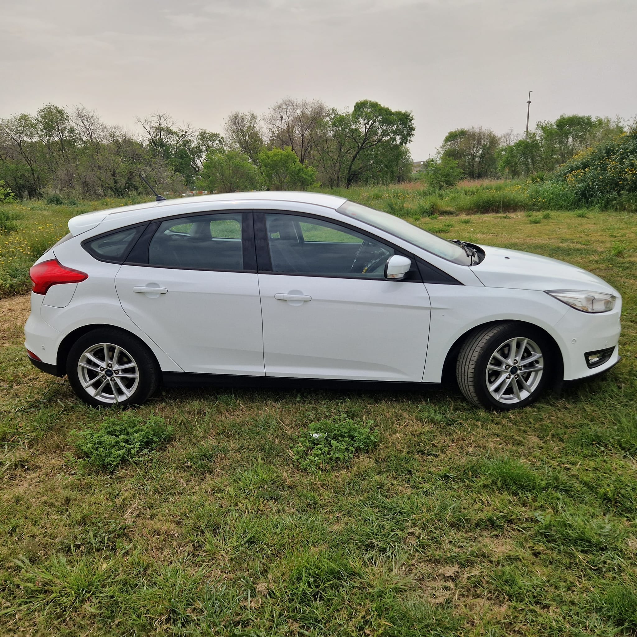 Ford Focus Turnier 1.0 EcoBoost mit Klimaanlage