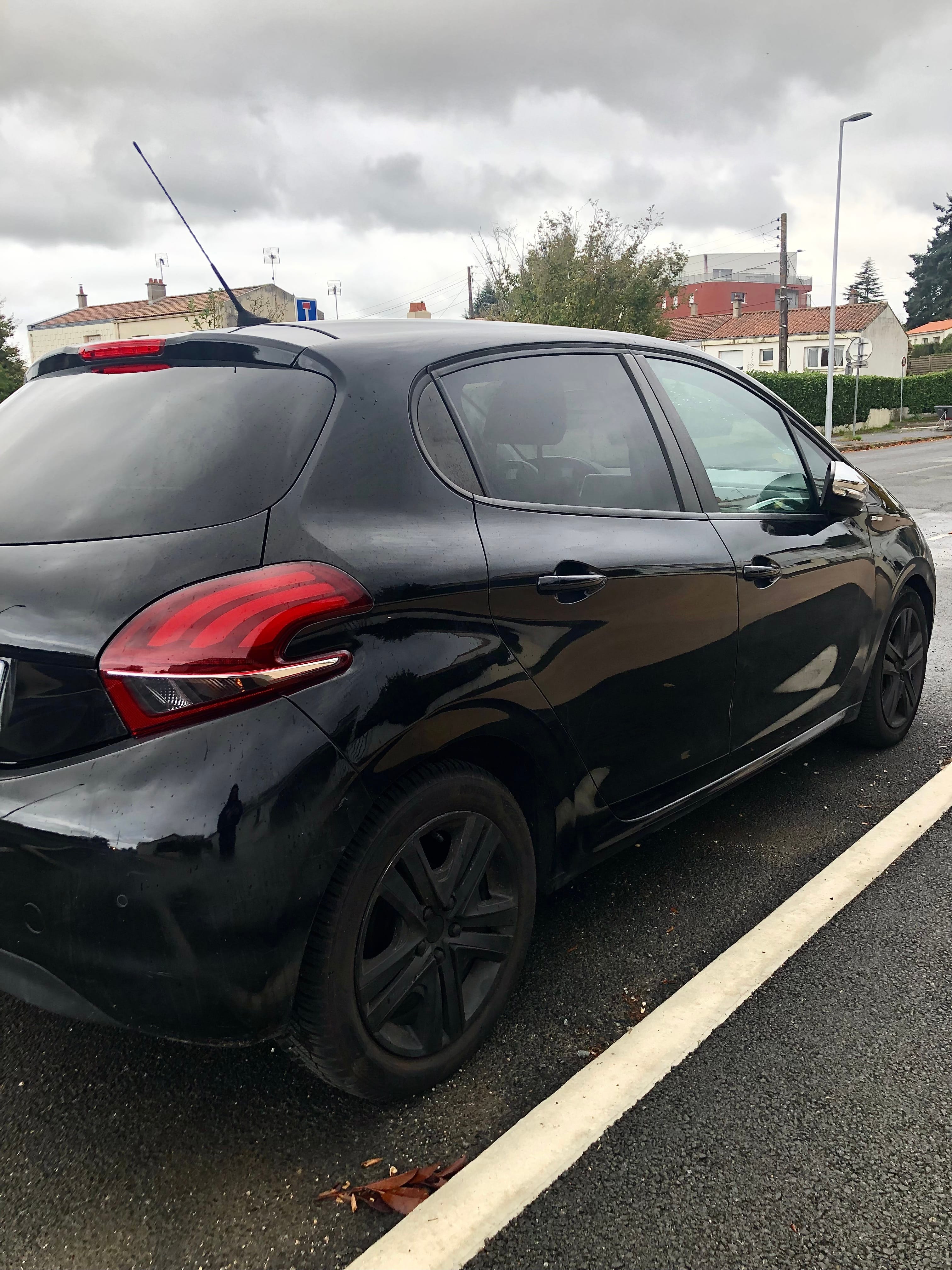Peugeot 208 avec GPS
