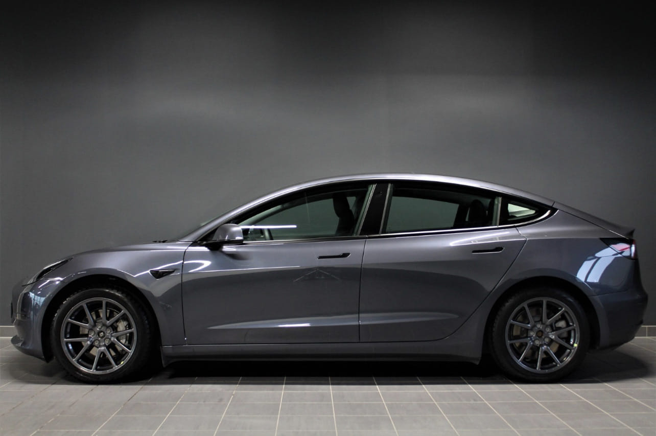 Tesla Model 3 580km 4x4 Barnesete|Tilhengerfeste with Air conditioning